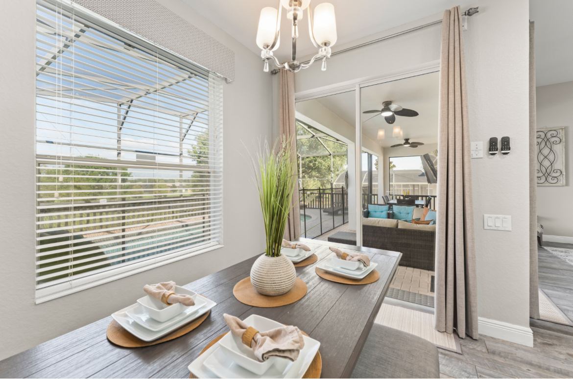 Kitchenette Seating for 6