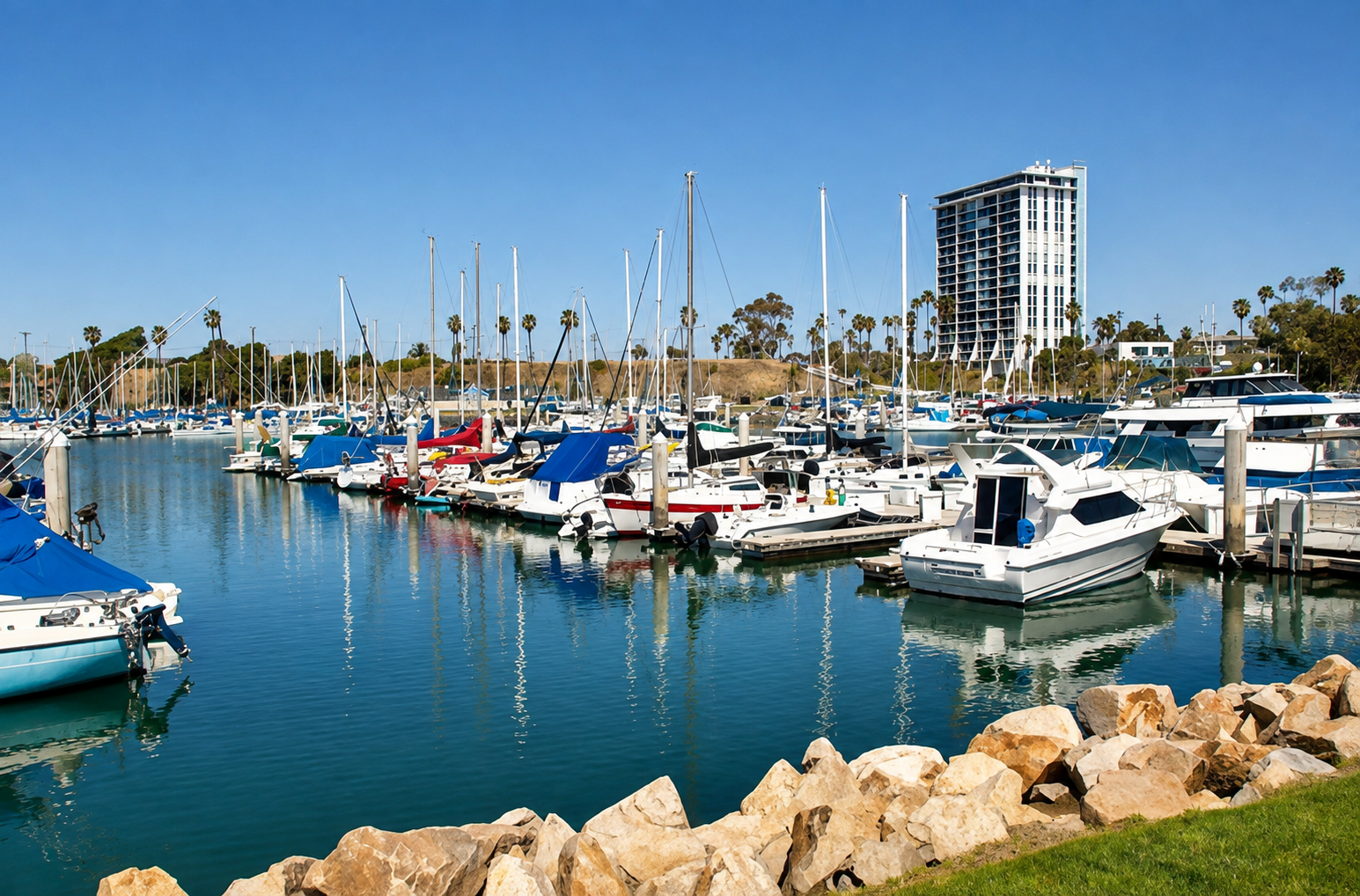 Walk to Oceanside Harbor for dining, paddleboarding, happy hour, or deep-sea fishing