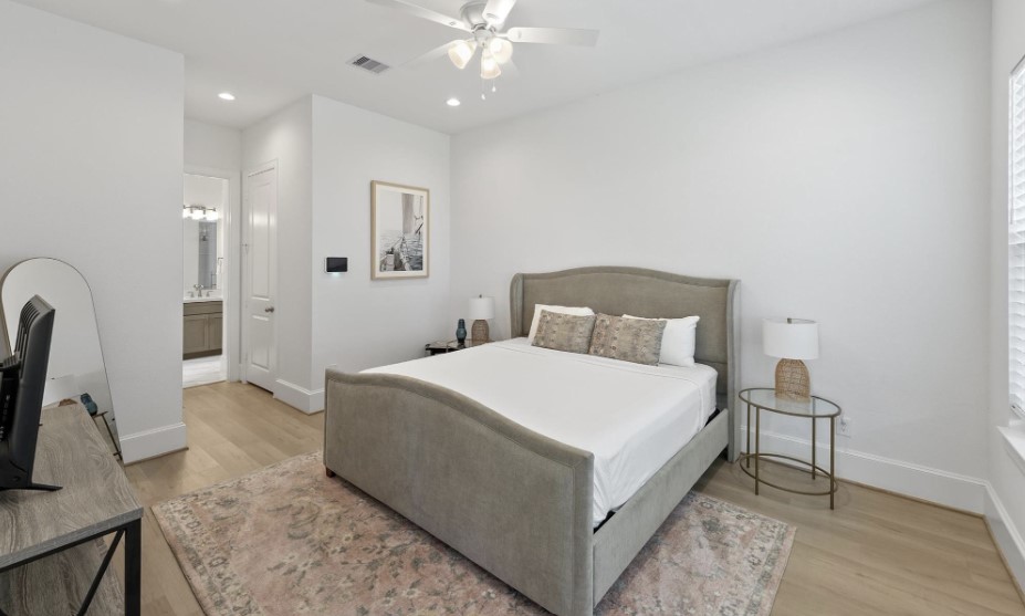 99d34e71c7e748db90e5e5aa5c4223f1 | Beachhouse | Texas | TX | Vacation Homes | Galveston | Crystal Beach | Kokomo | Breezy Days | Beachfront Elegance | Sunrise Serenity | Southern Sands Property Management, LLC