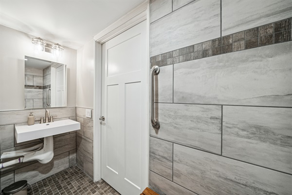 The wall-mounted, roll-under sink.