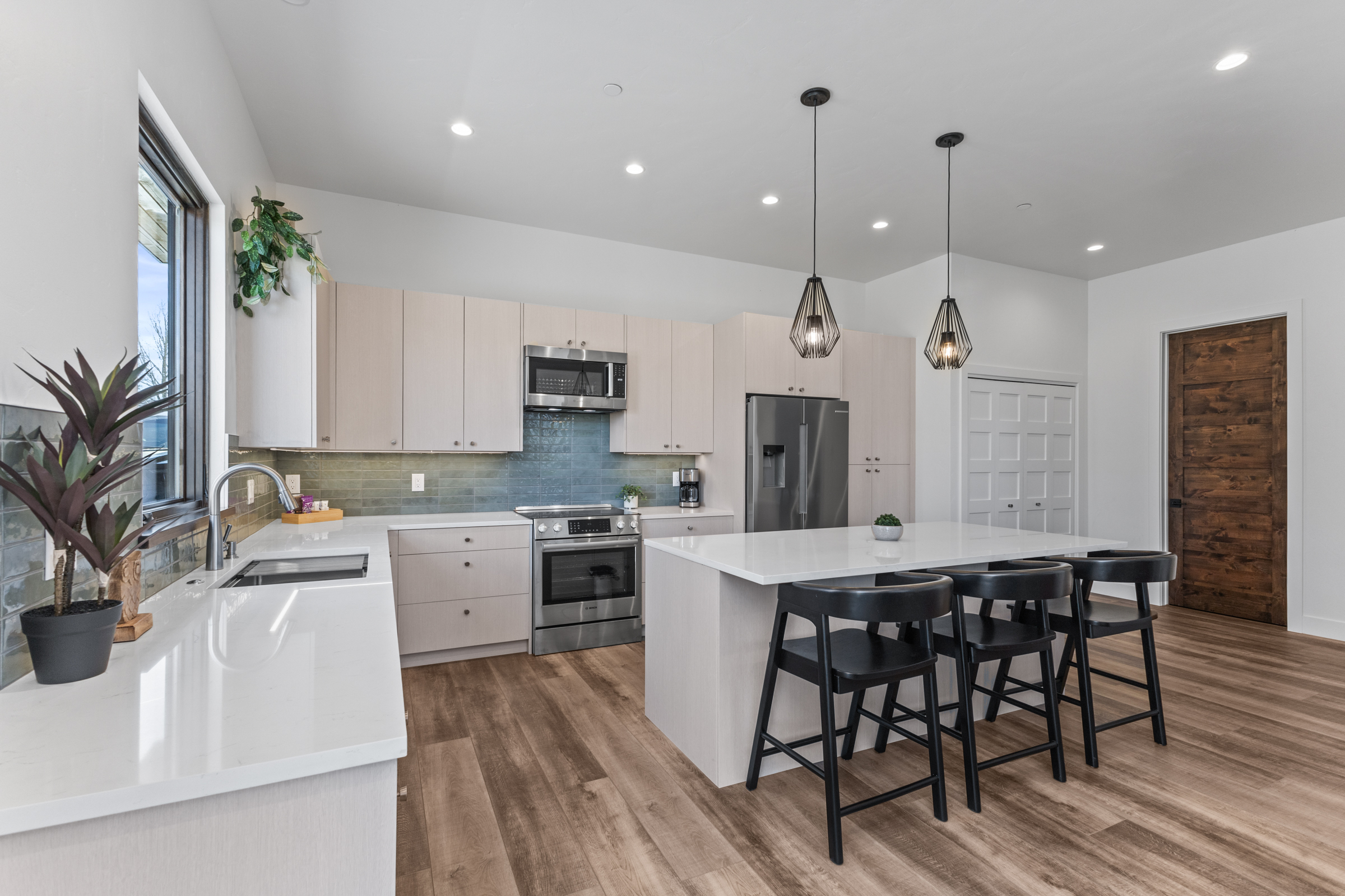 Kitchen | Island table