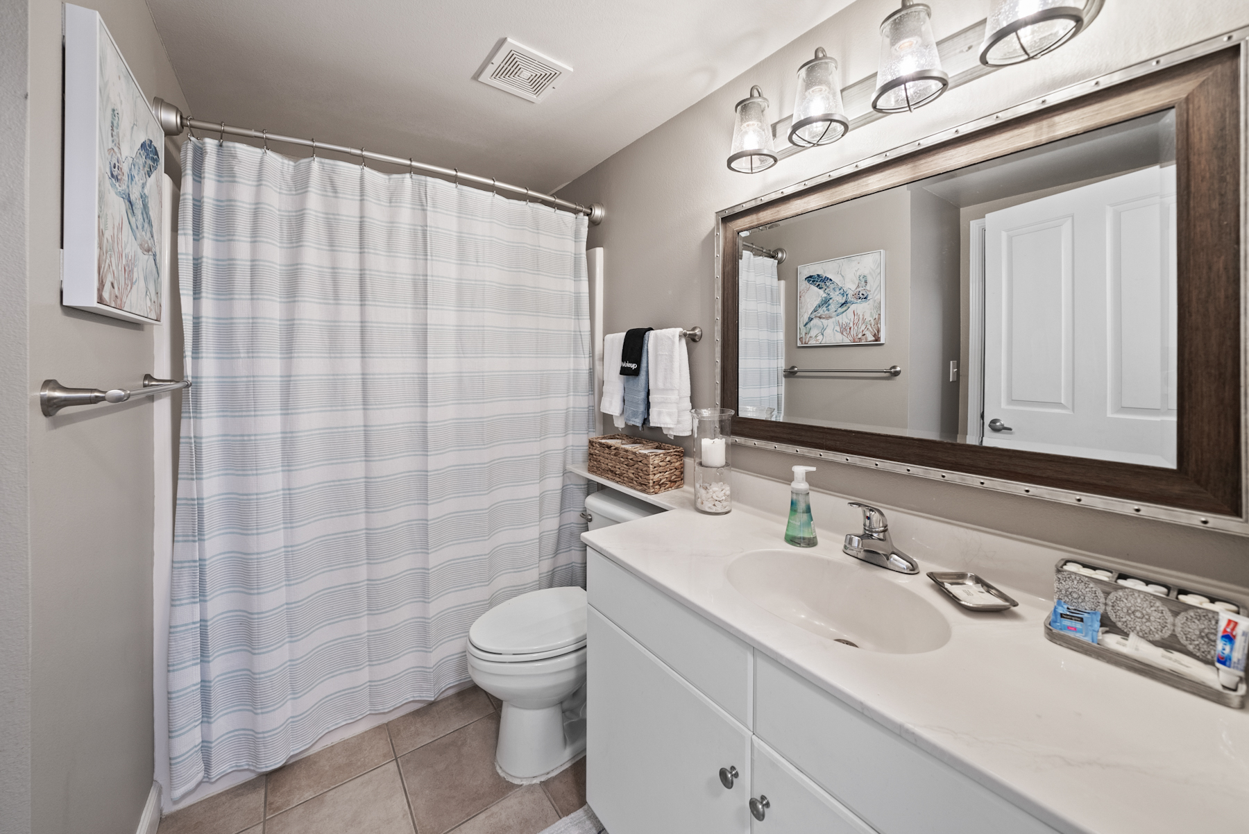 Turtle Suite Full Bath