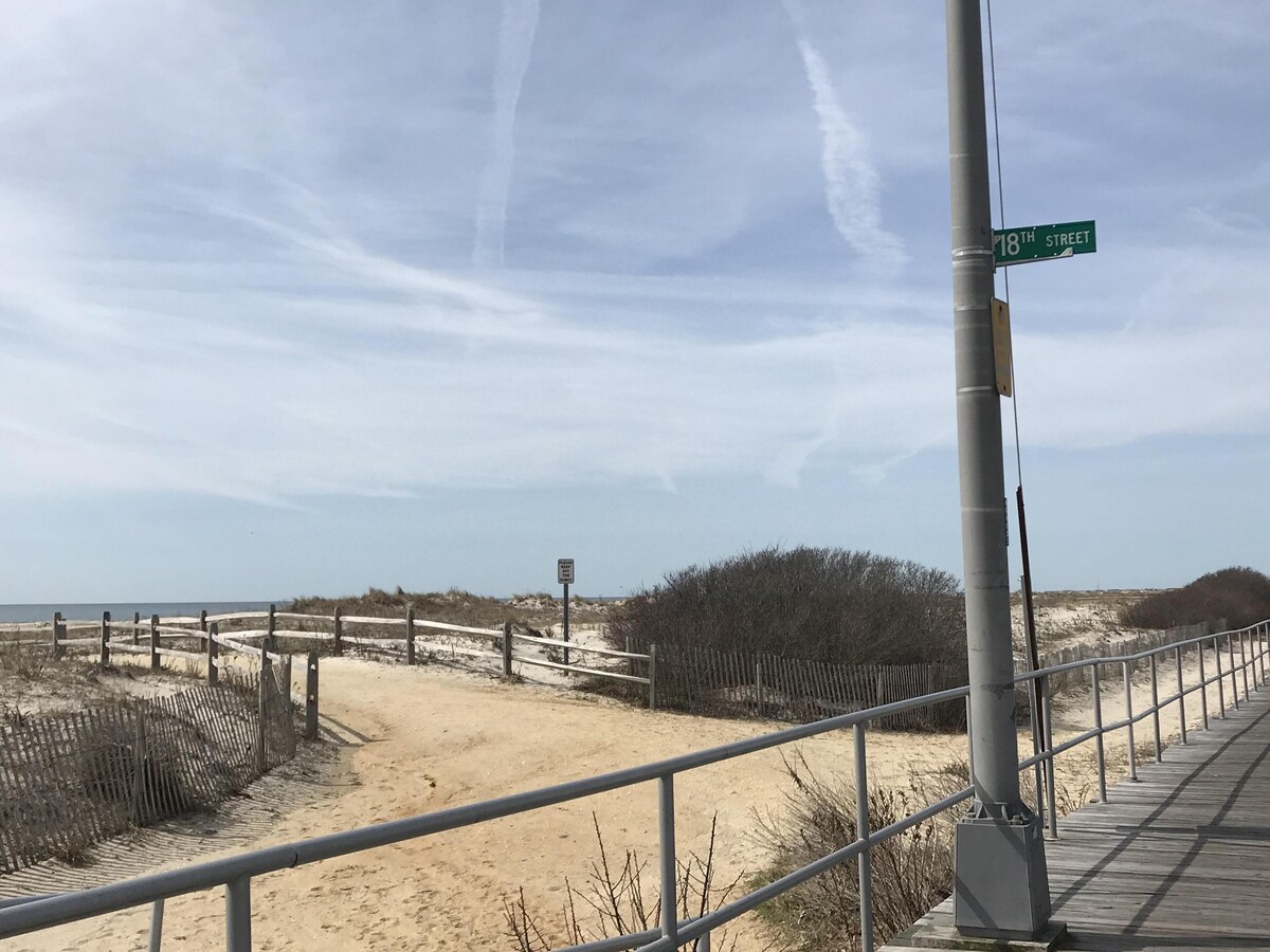 Entrance from boardwalk onto 18th St. beach!