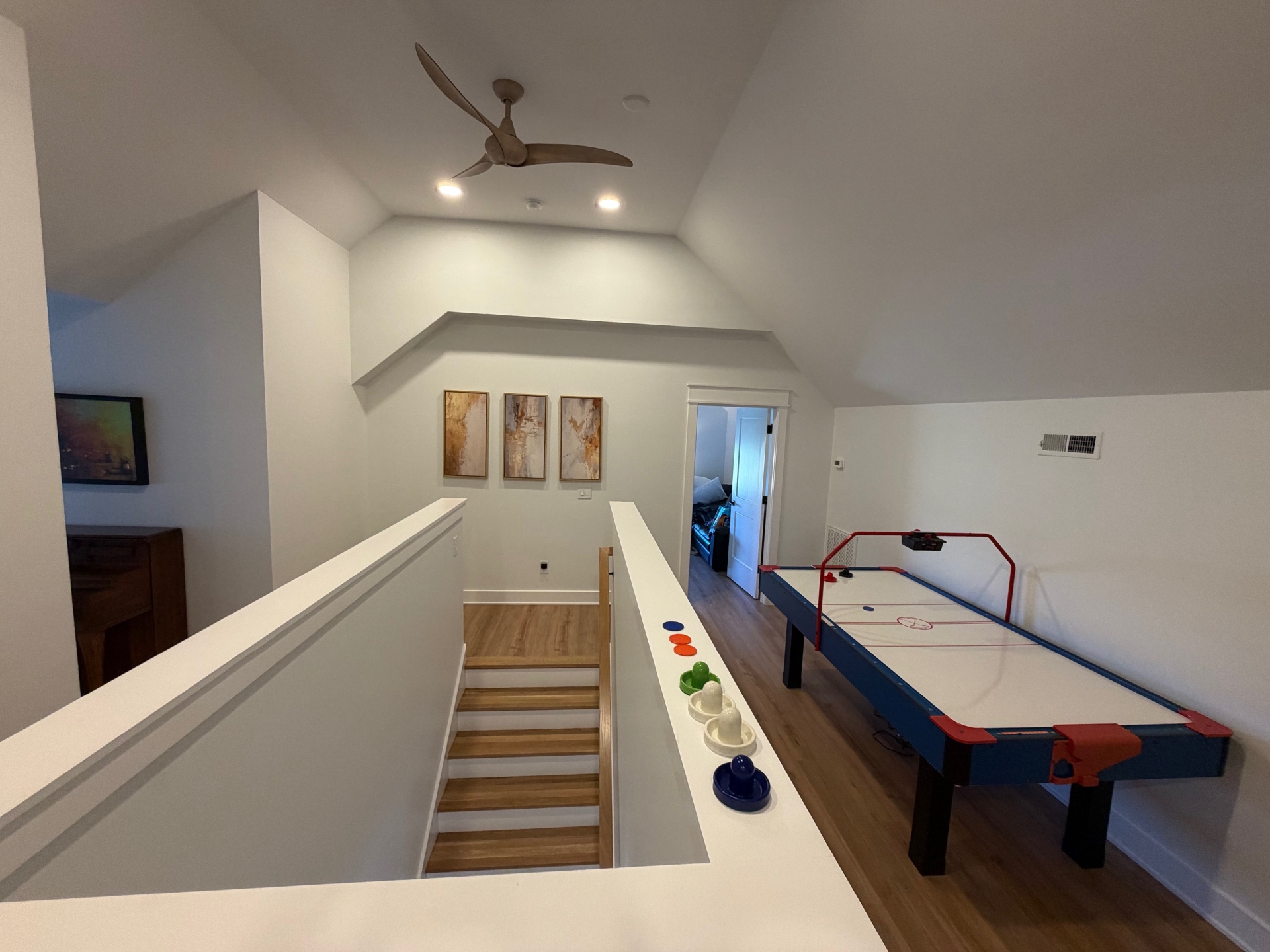 Air hockey table