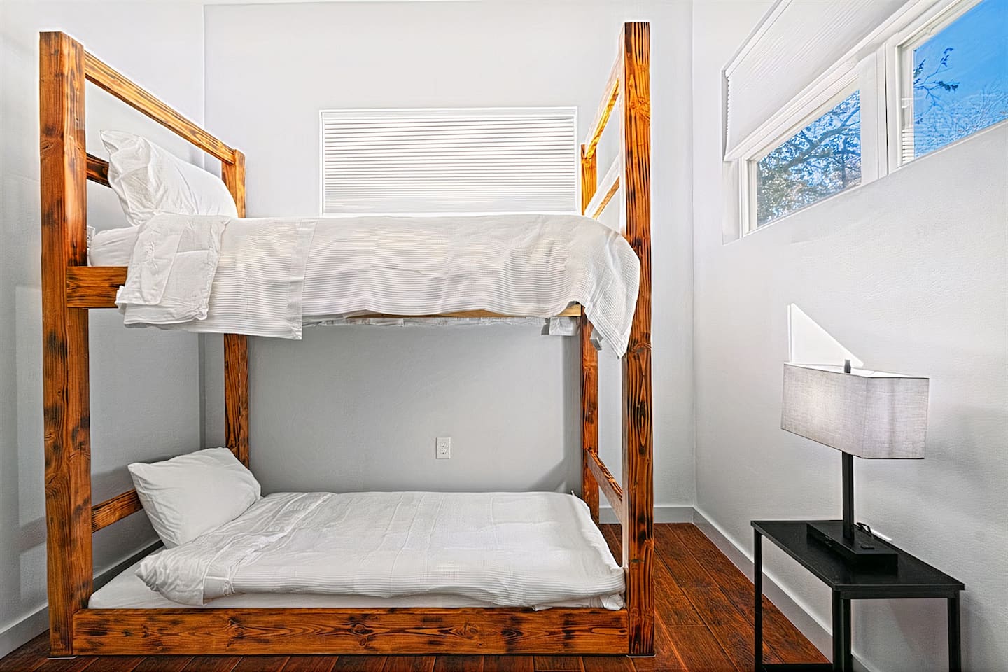 Middle Home: A Twin over Twin Bunk Bed That Feels Like Home