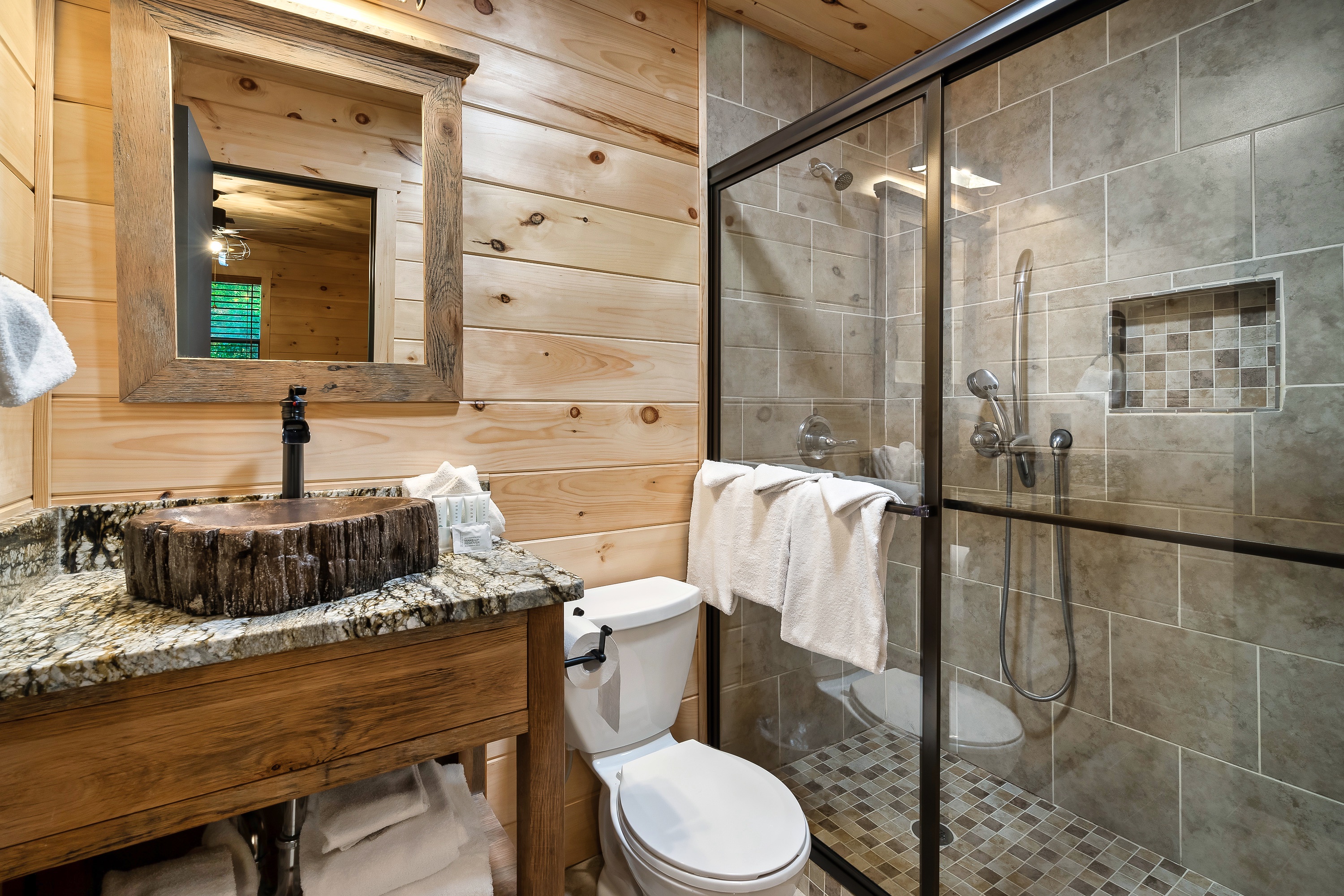 King Suite 2 Bathroom