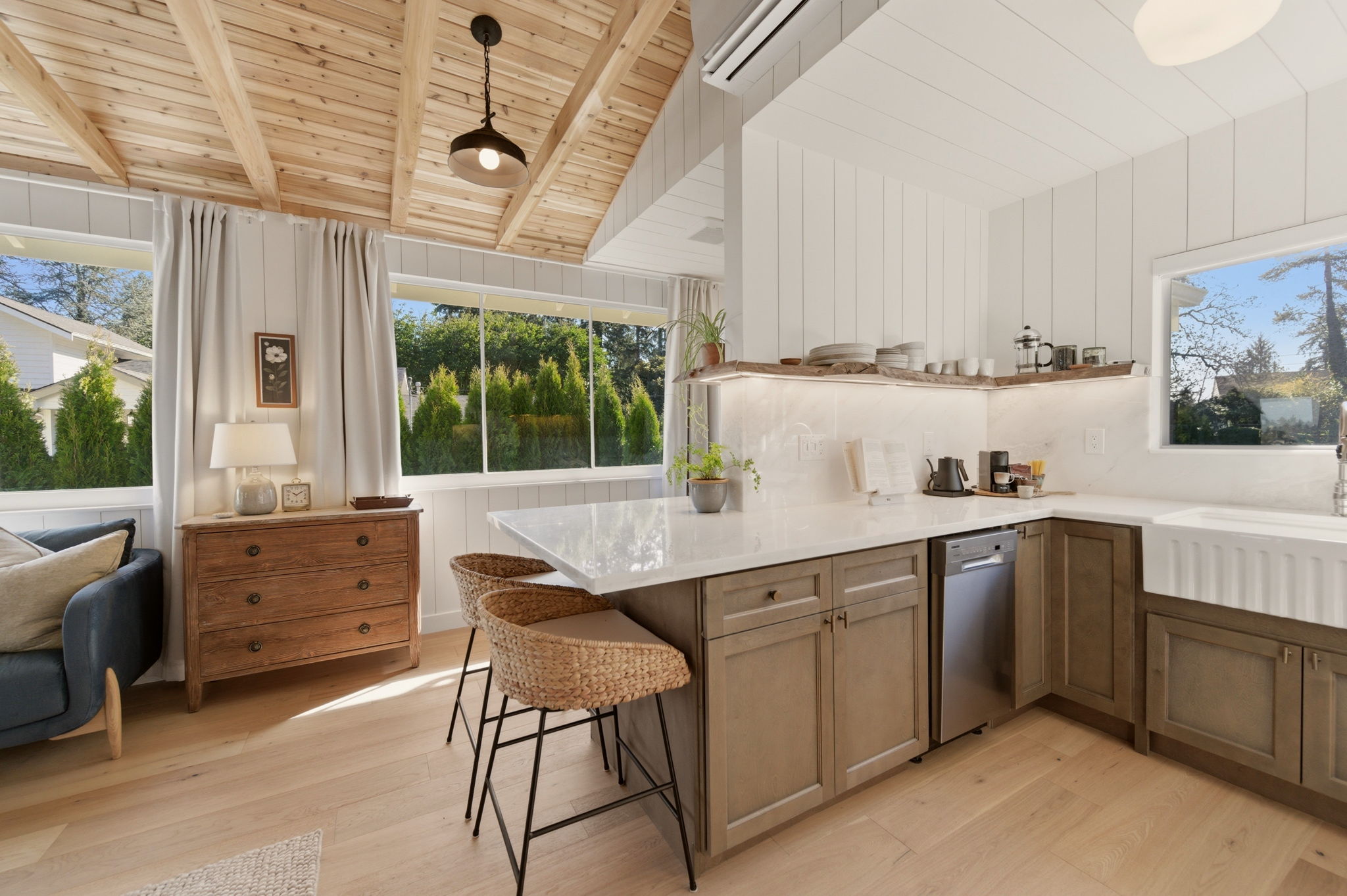 Unlike most small stays, Little Leaf gives you space to spread out—cook comfortably, unpack fully, and actually live here for a while.