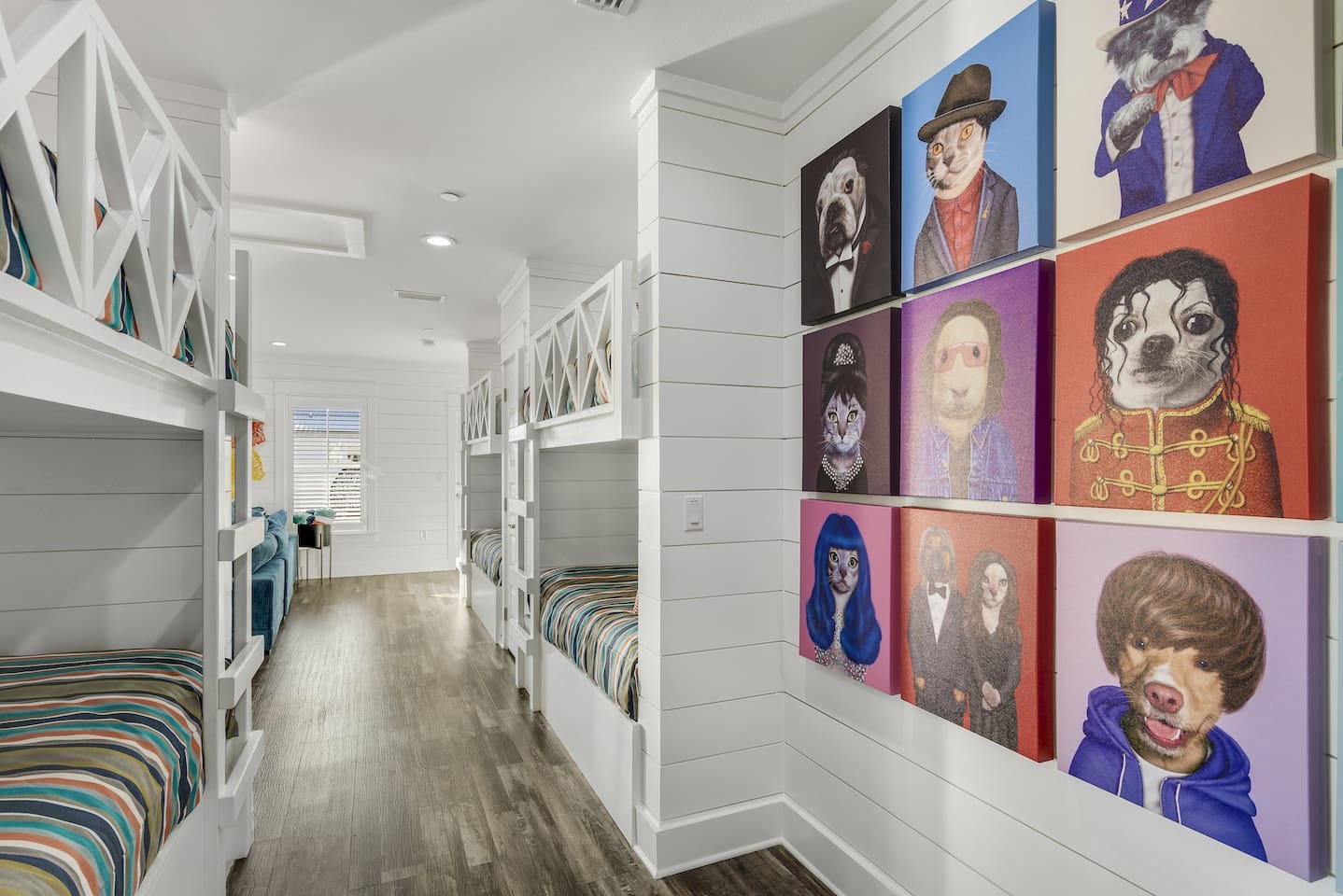 Custom bunks: 6 twin bunks (3rd floor)