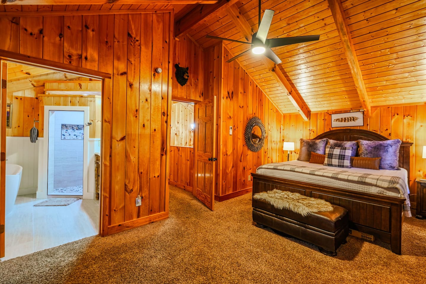 Upstairs King Master Bedroom