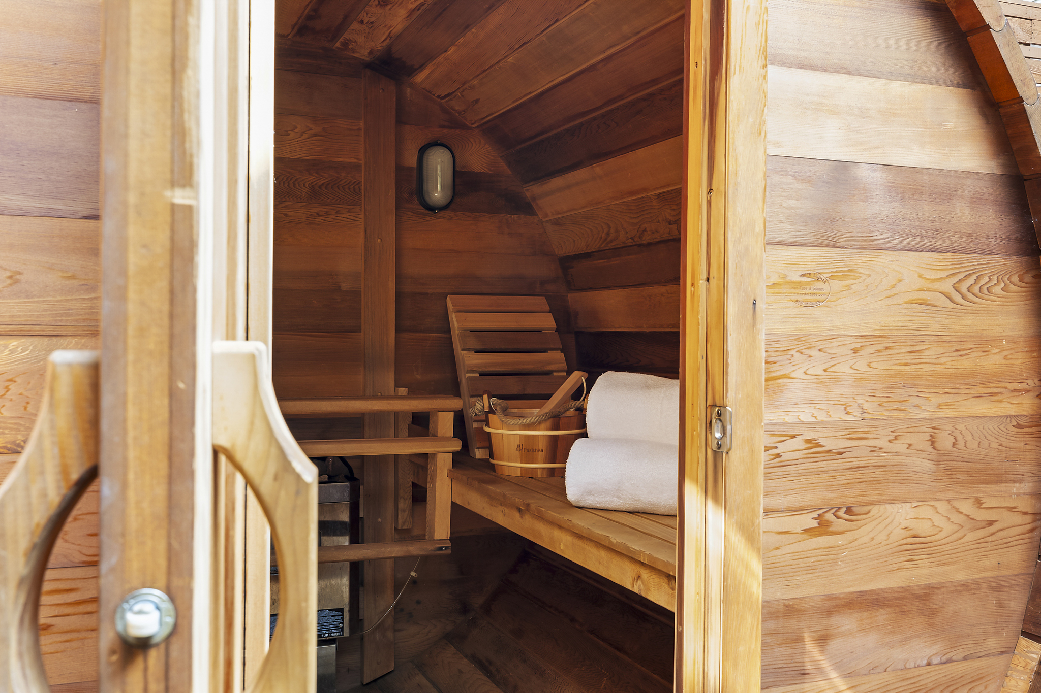 Cedar Barrel Sauna and Cold Plunge Tub