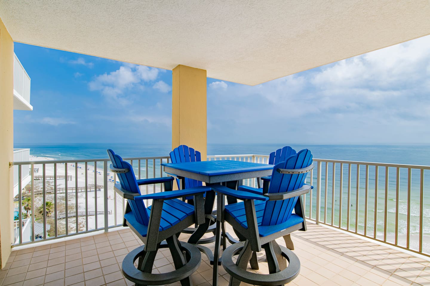 Eat and relax while not missing a thing.