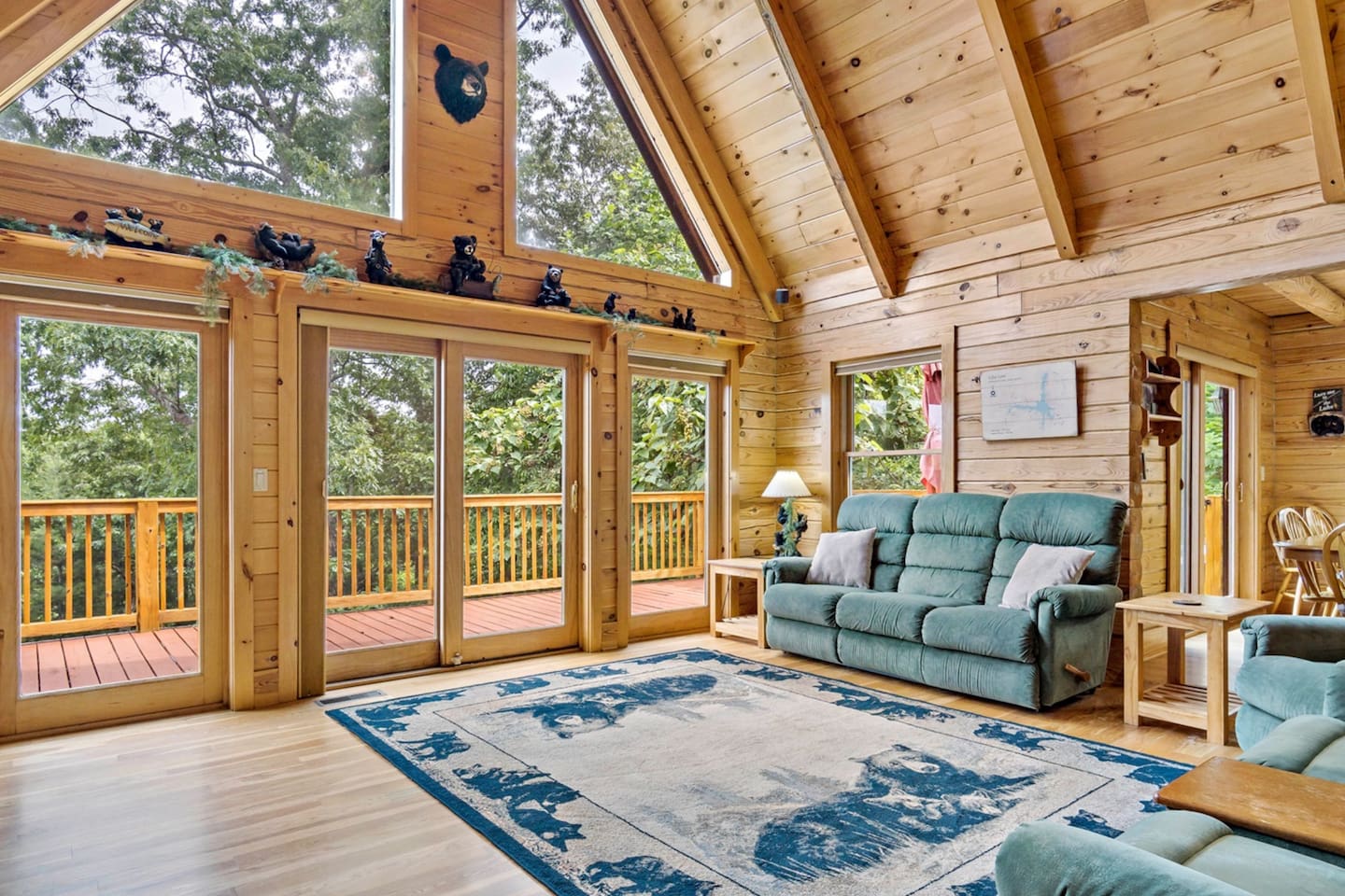 Walking into the cabin: Spacious main area 