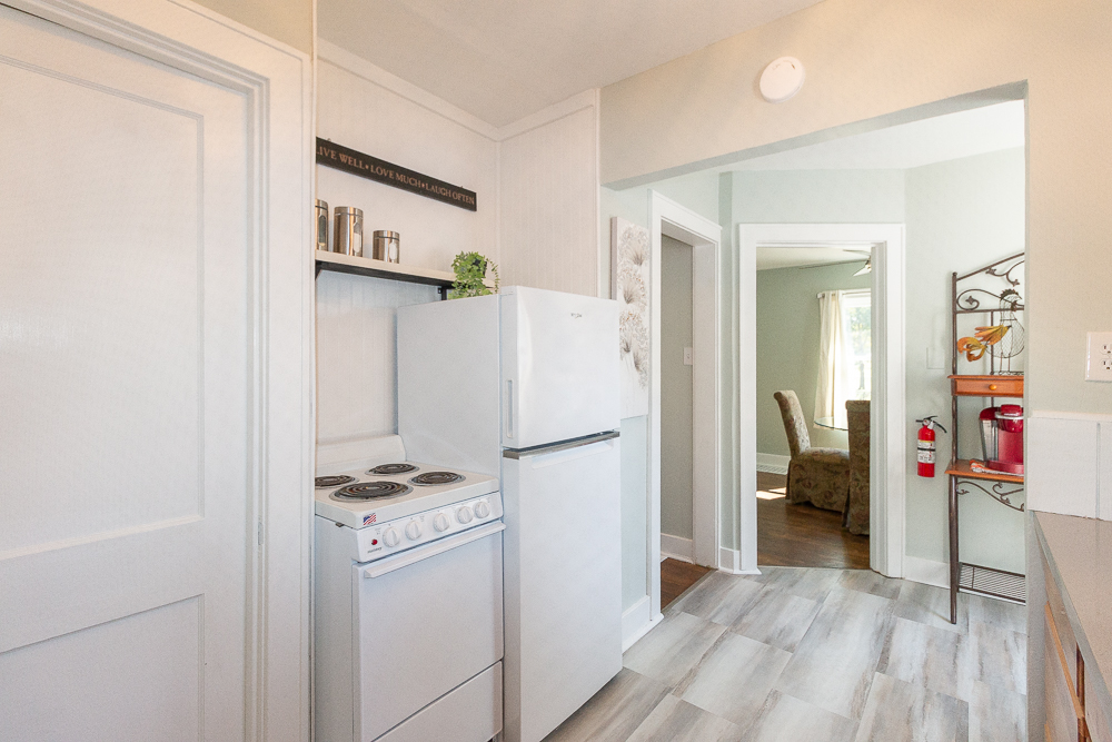 Compact, functional kitchen with everything you need for a comfortable stay.