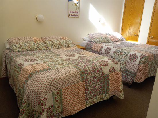 2 Full-size beds upstairs