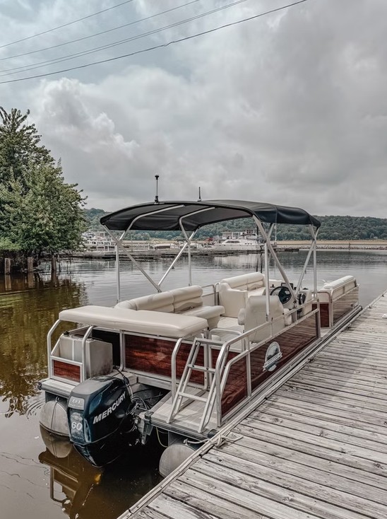 Pontoon boat, kayak and other boat rentals available at Island City Harbor in Sabula, just a 10 minute drive over the bridge to Ioway