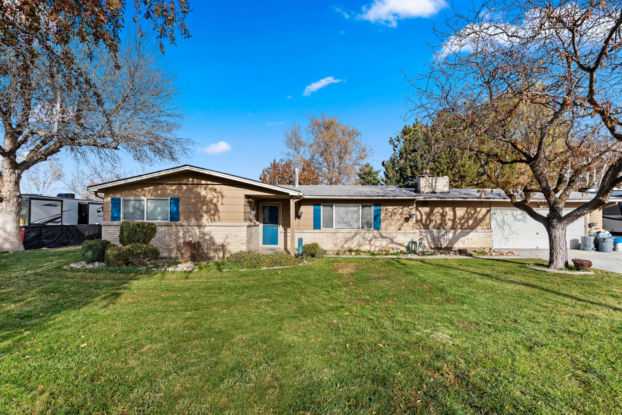 Front exterior view of the property.