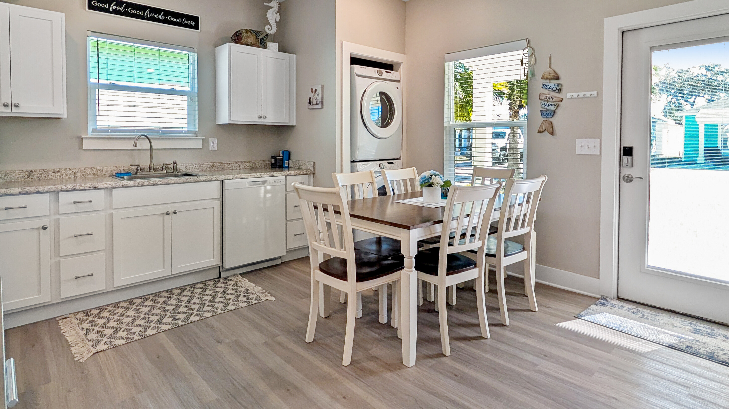 Room for 6 to dine, or play games!