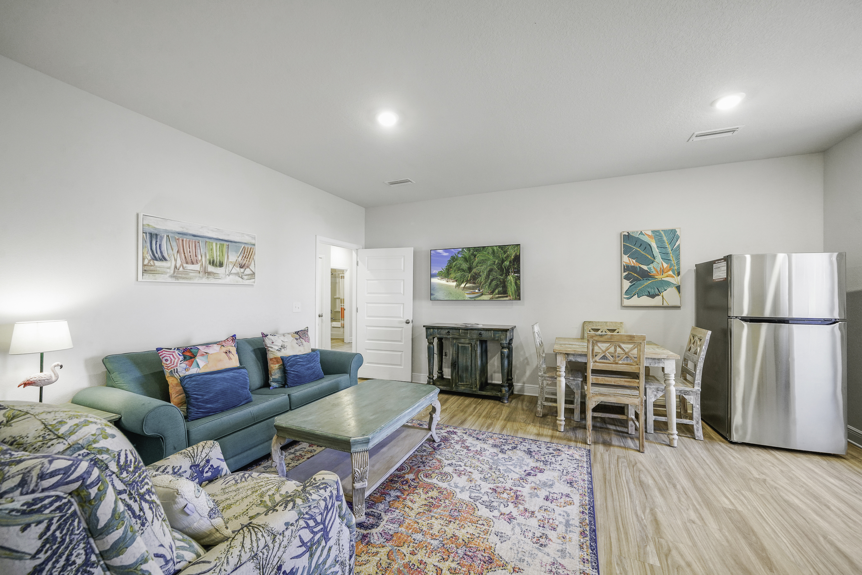 MIL suite - Living room 2 and dining area for 4: Open to kitchen
