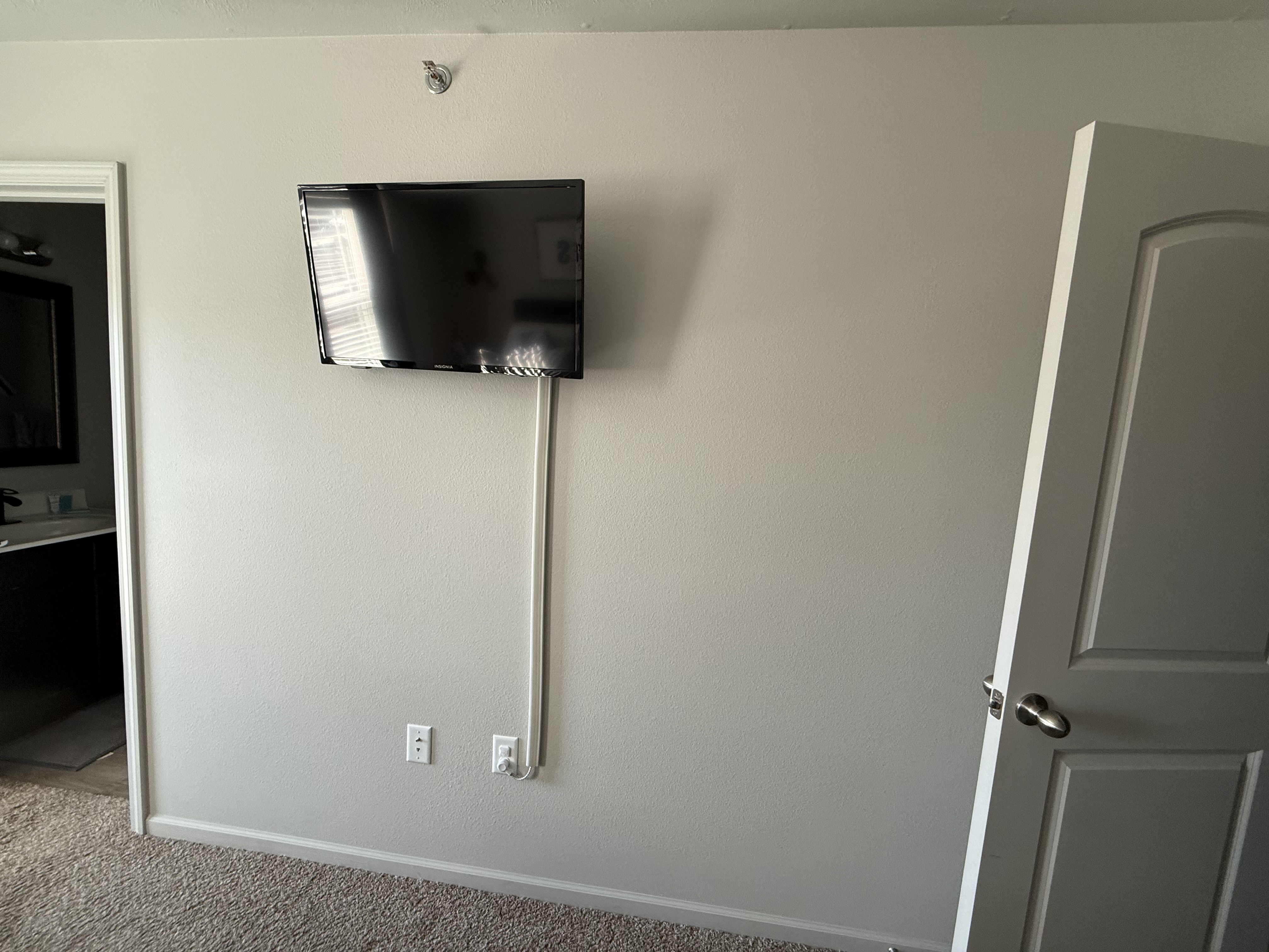 Master bedroom streaming tv