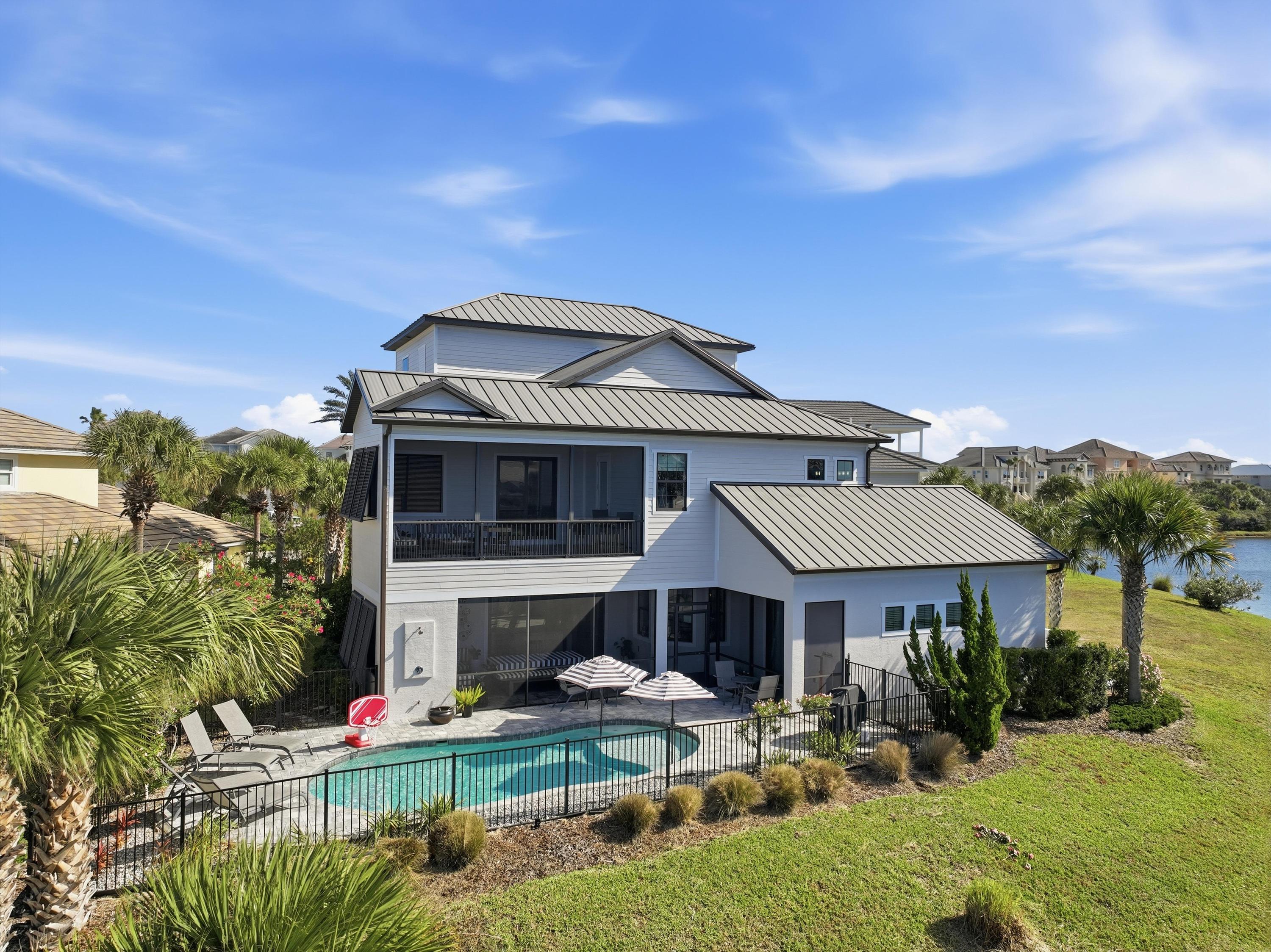 Your private pool oasis awaits 🌴☀️
Soak up the Florida sunshine in your fully fenced backyard with a sparkling heated pool, loungers, and lake views—perfect for morning coffee, afternoon swims, and sunset evenings.