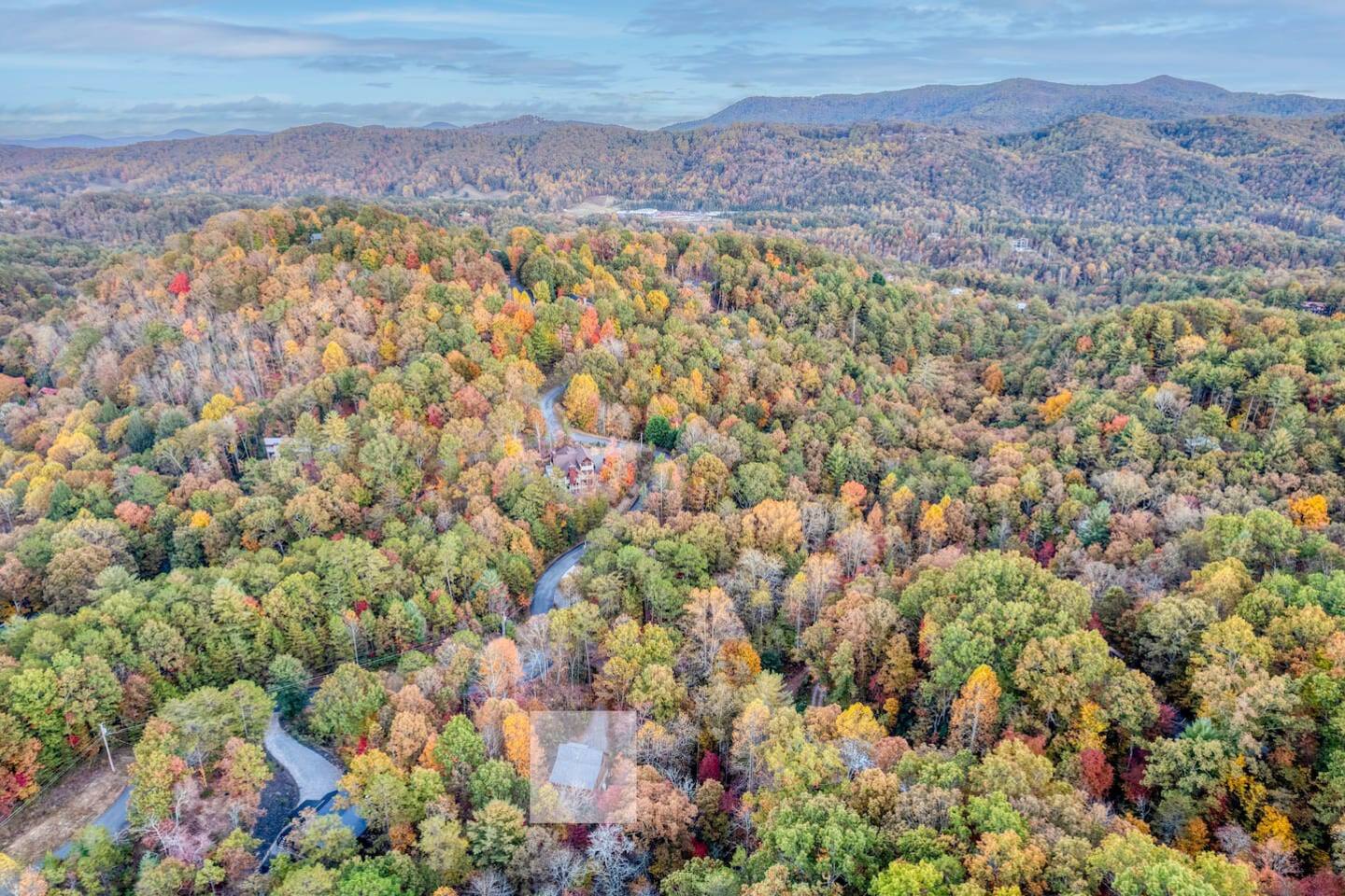 Immerse yourself in the breathtaking natural beauty surrounding our Cozy Blue Ridge Cabin. 