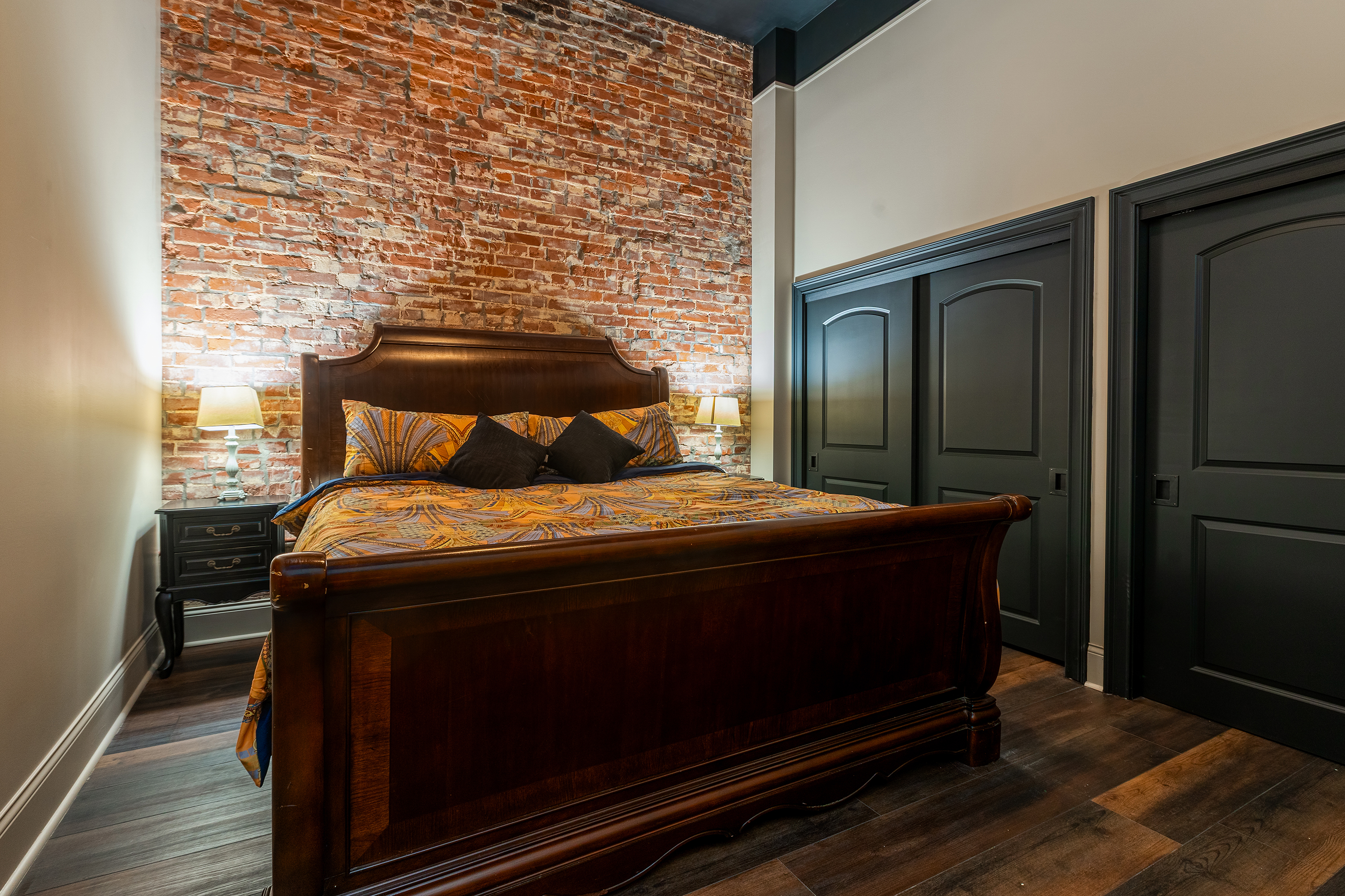 King bed in bedroom 1
