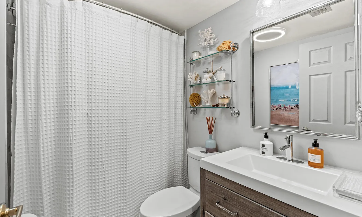 Guest Bathroom