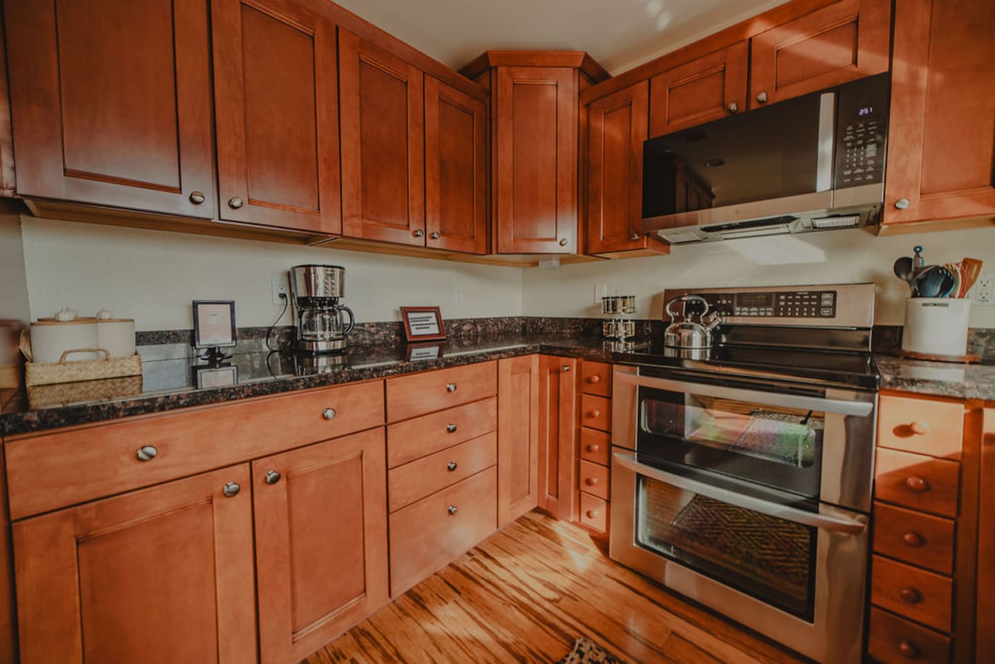 Fully equipped kitchen with everything you need for dining or entertaining