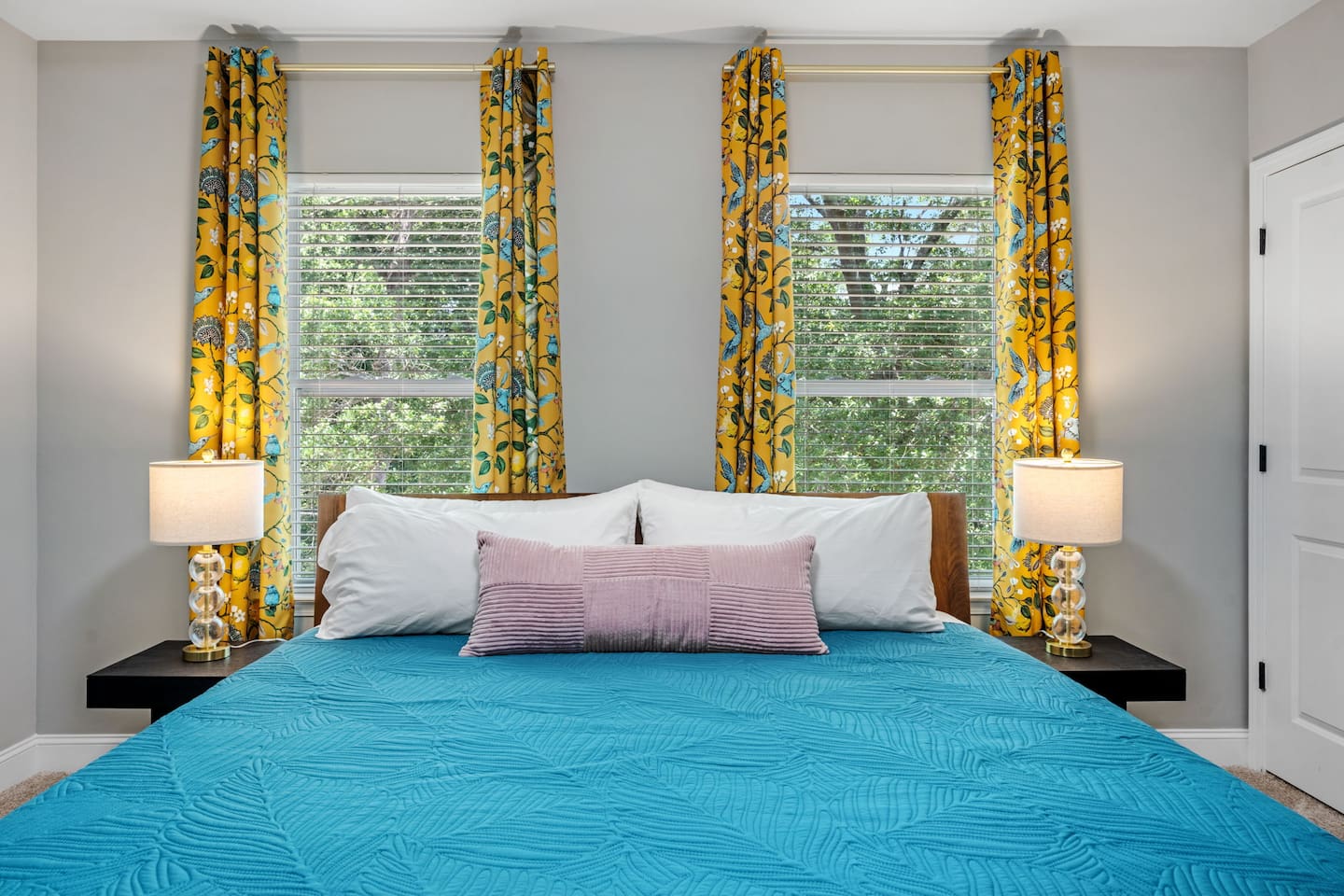 Main bedroom w/ King bed
