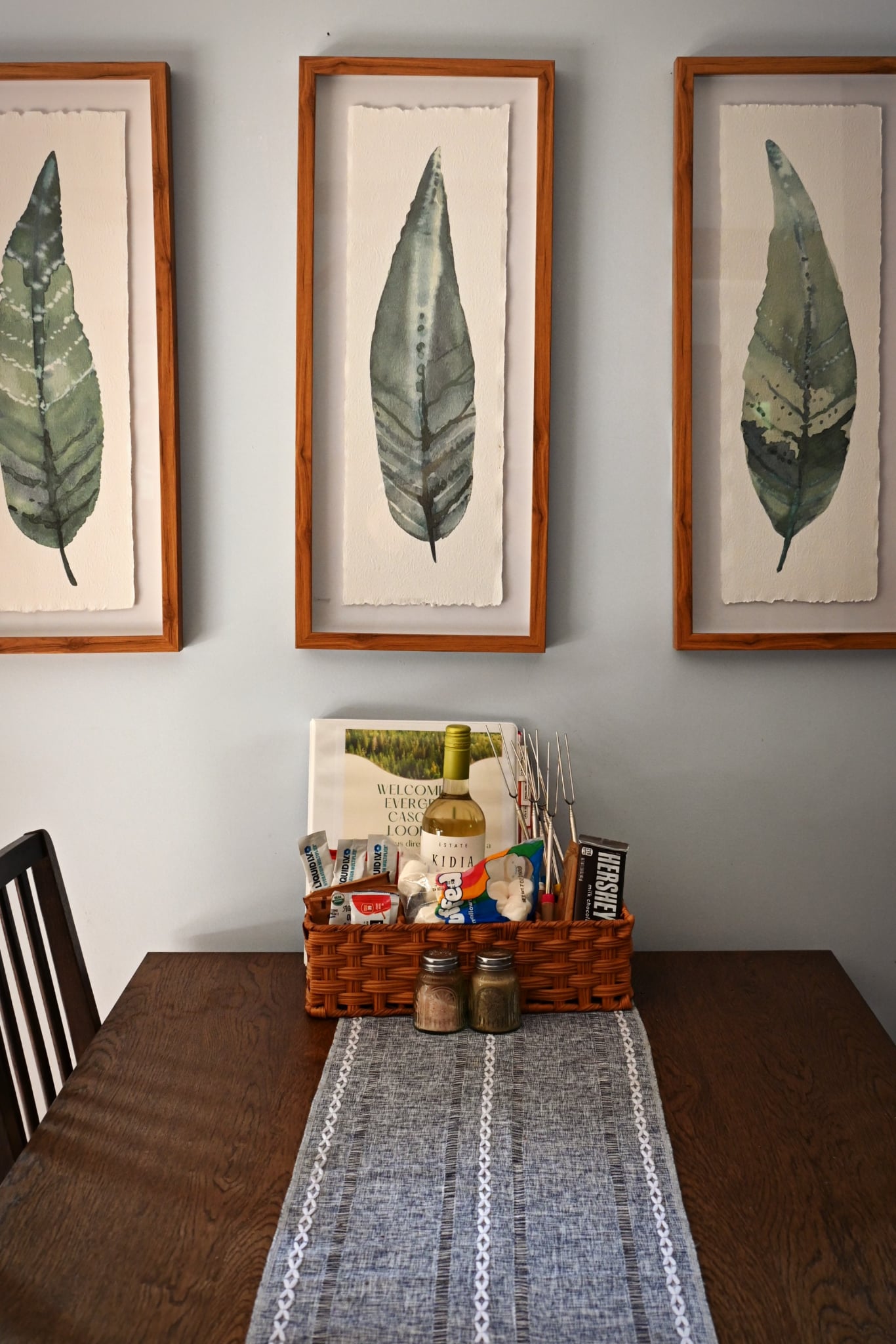 We want you to feel welcomed & relaxed from the moment you step into the cabin!