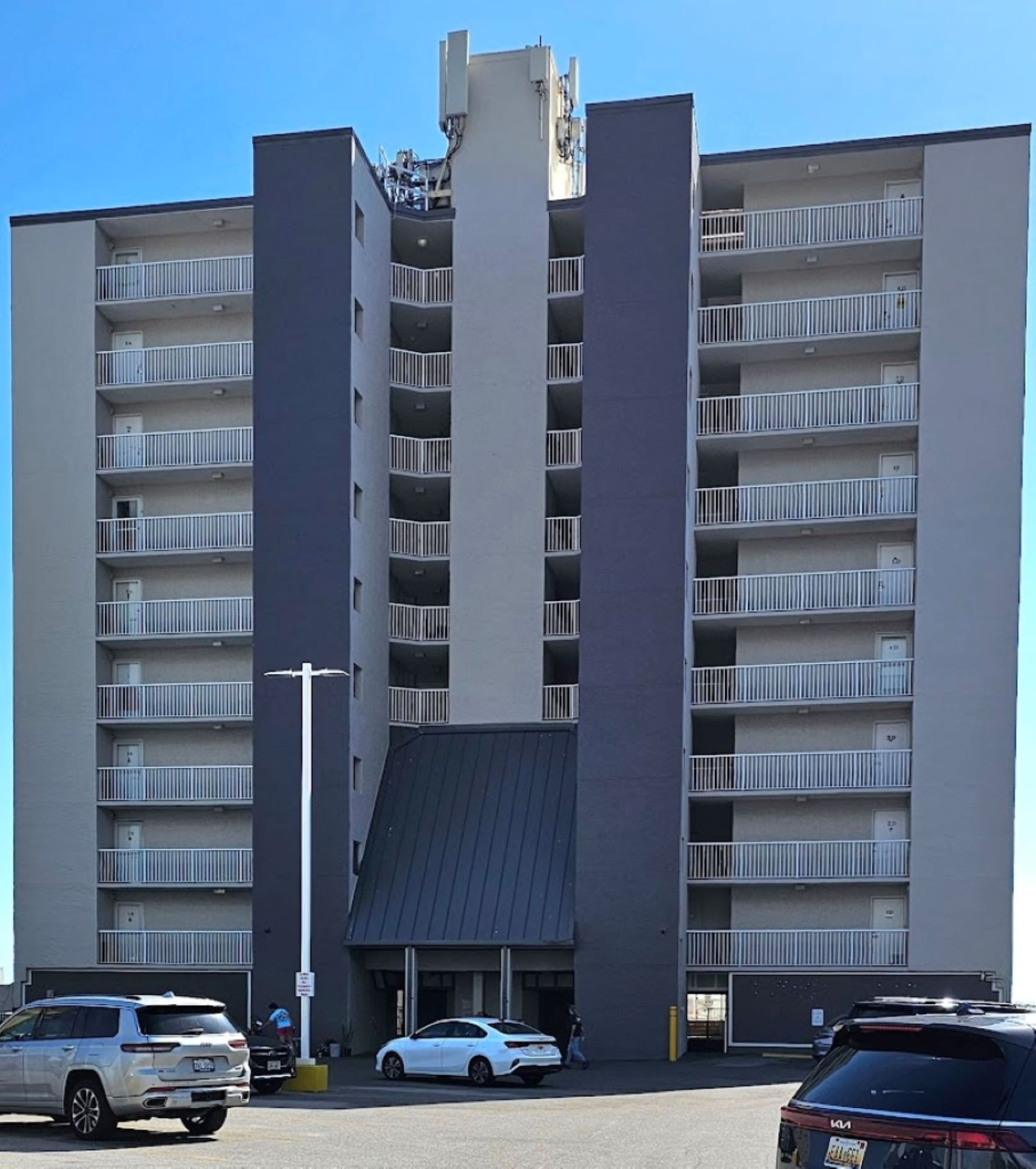 Front side of Castaways building