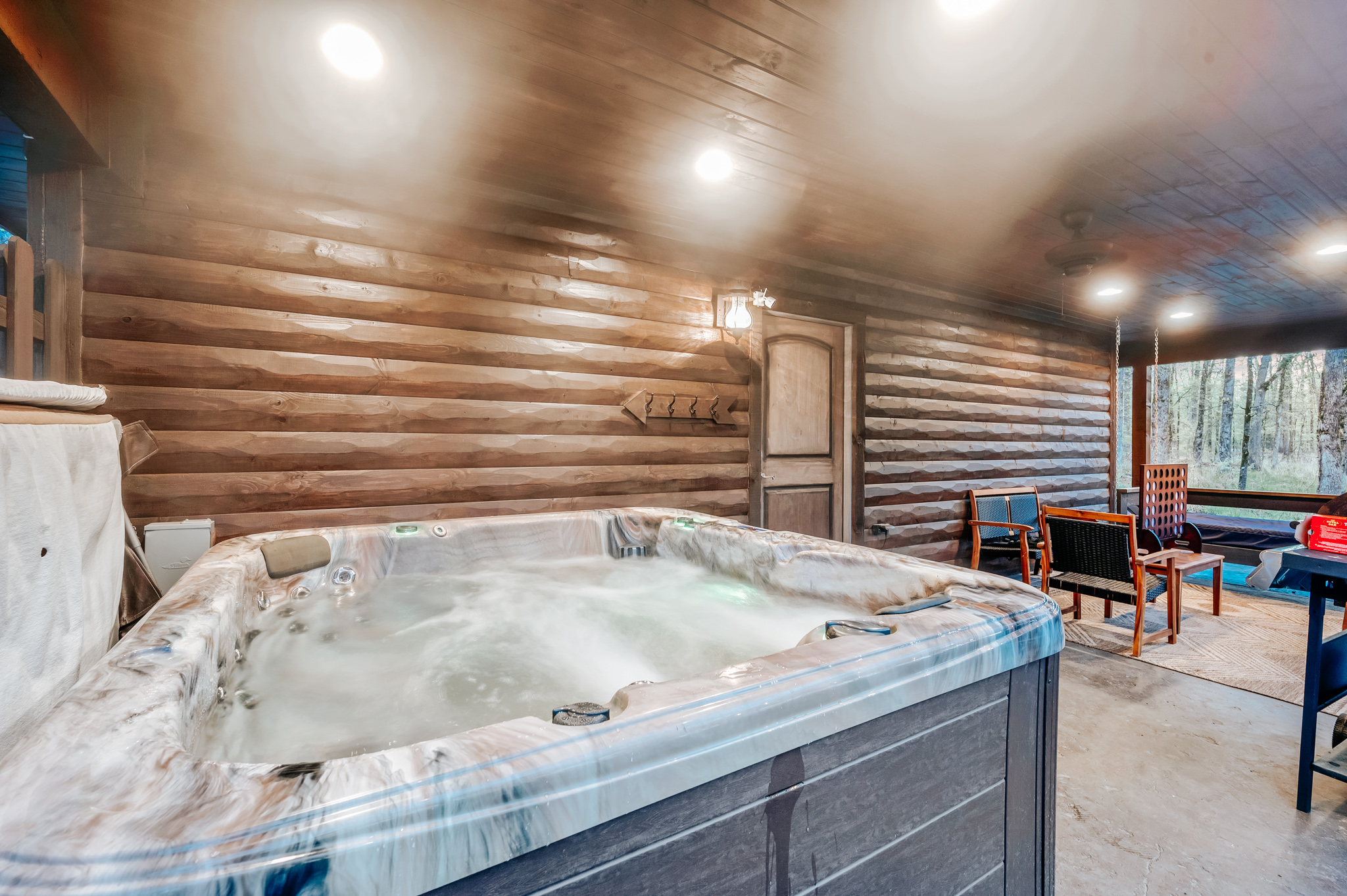 Read a good book, meditate, play games, or  relax in our Jacuzzi bathtub