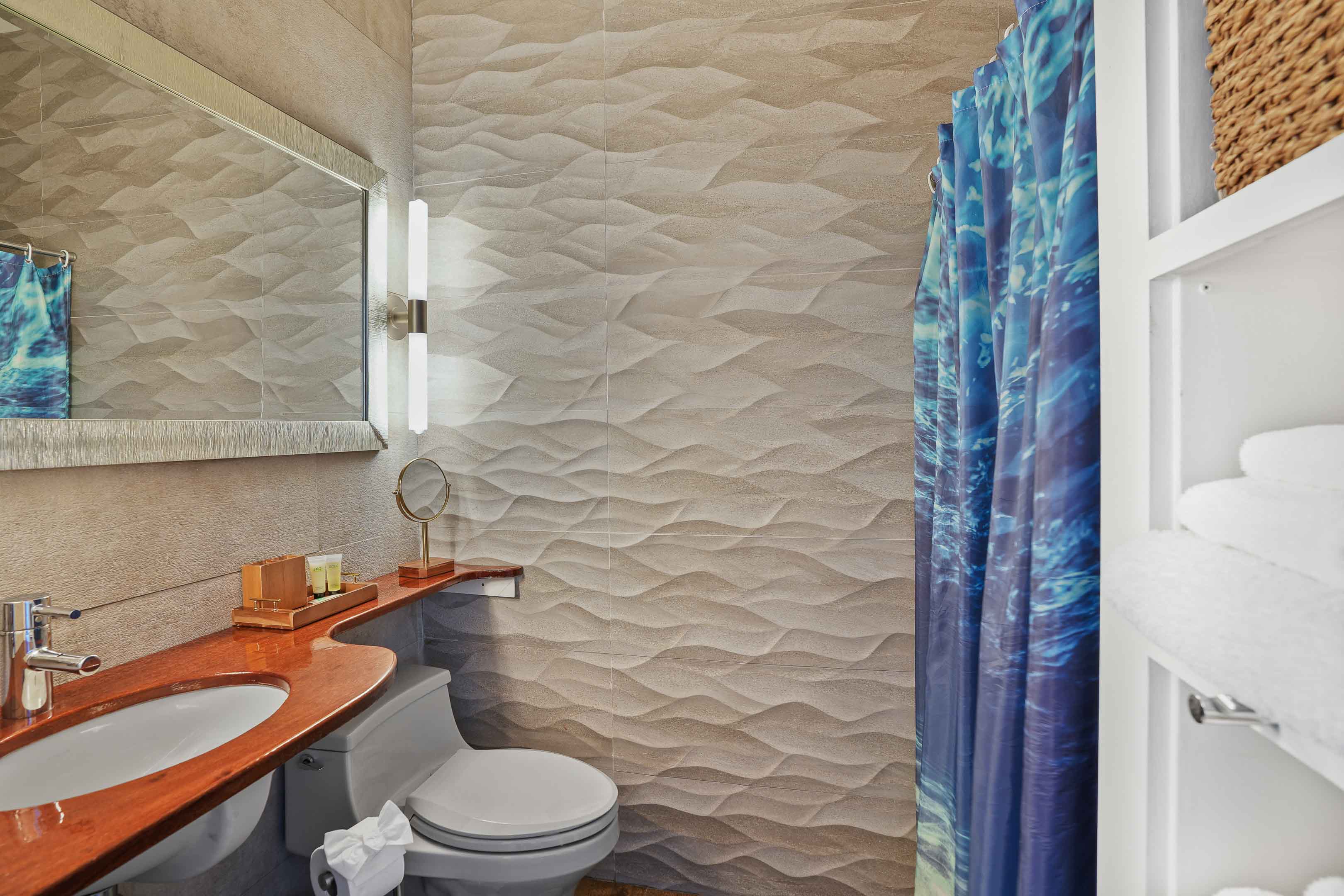 West 1st Floor Bath 2 Ensuite with Bedroom 11
