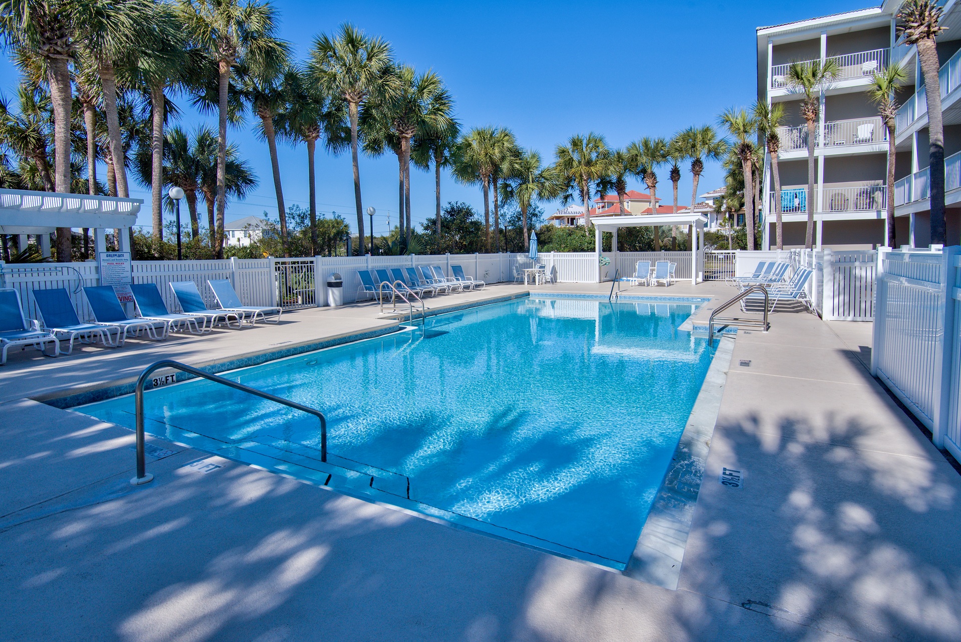 Heated Pool & Hot Tub