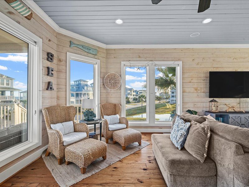 9c4a078aff59426d9a952c3a1f6d38f6 | Beachhouse | Texas | TX | Vacation Homes | Galveston | Crystal Beach | Kokomo | Breezy Days | Beachfront Elegance | Sunrise Serenity | Southern Sands Property Management, LLC