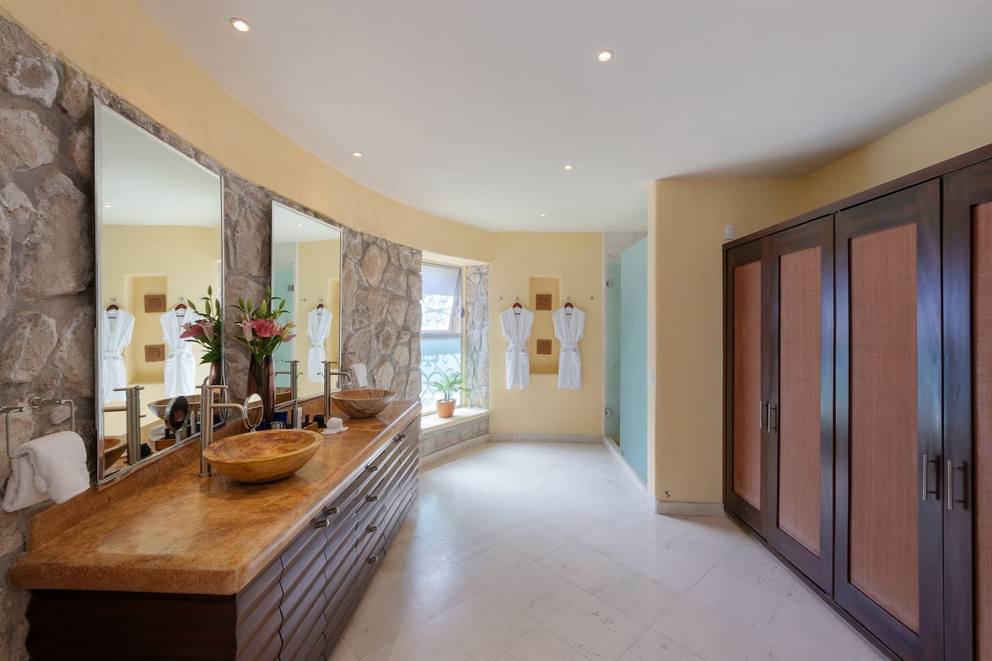 Bath - Suite 1