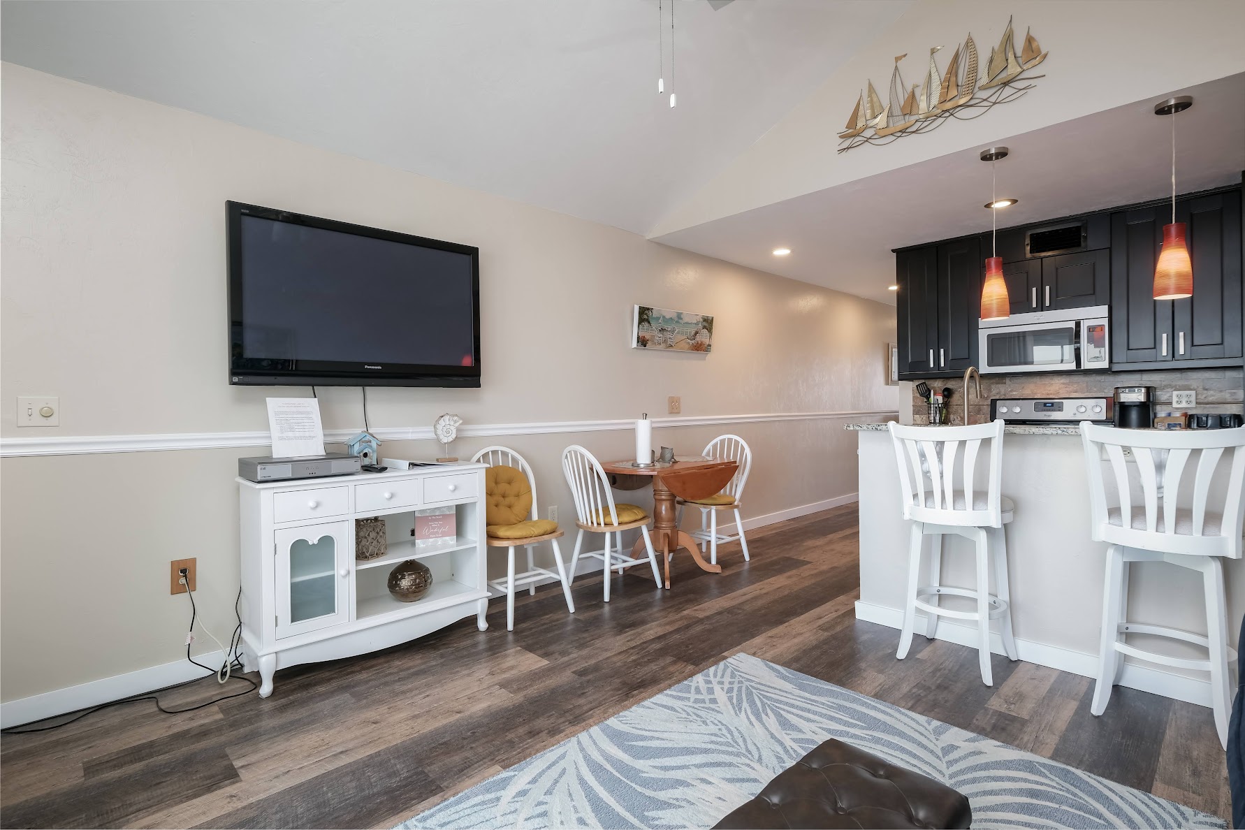 Large Screen TV with Satellite Reception