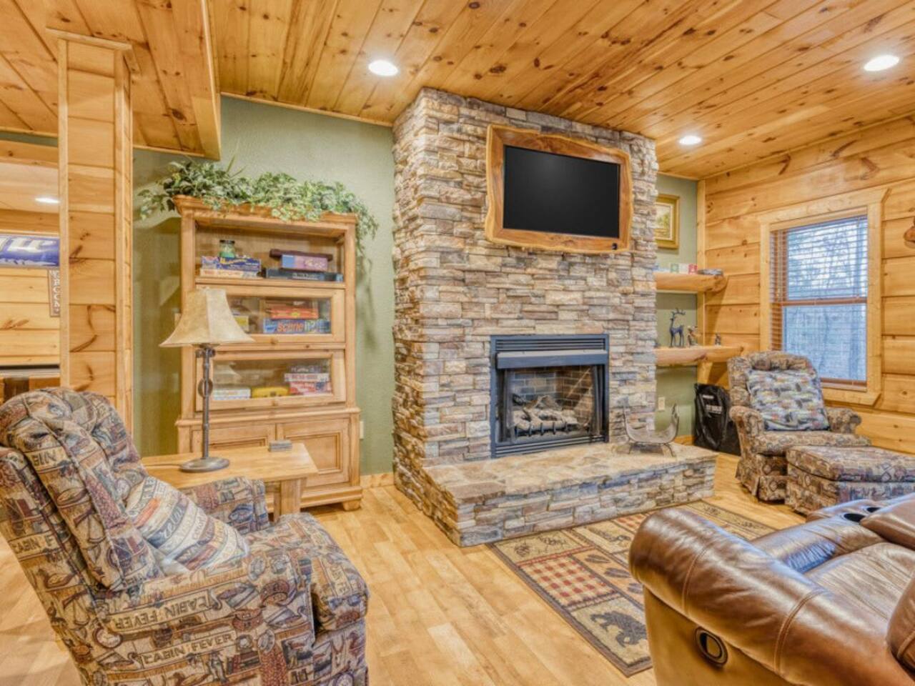 Relax and unwind with comfortable chairs and couches, gather around the cozy fire pit, enjoy the TV, and engage in board games!