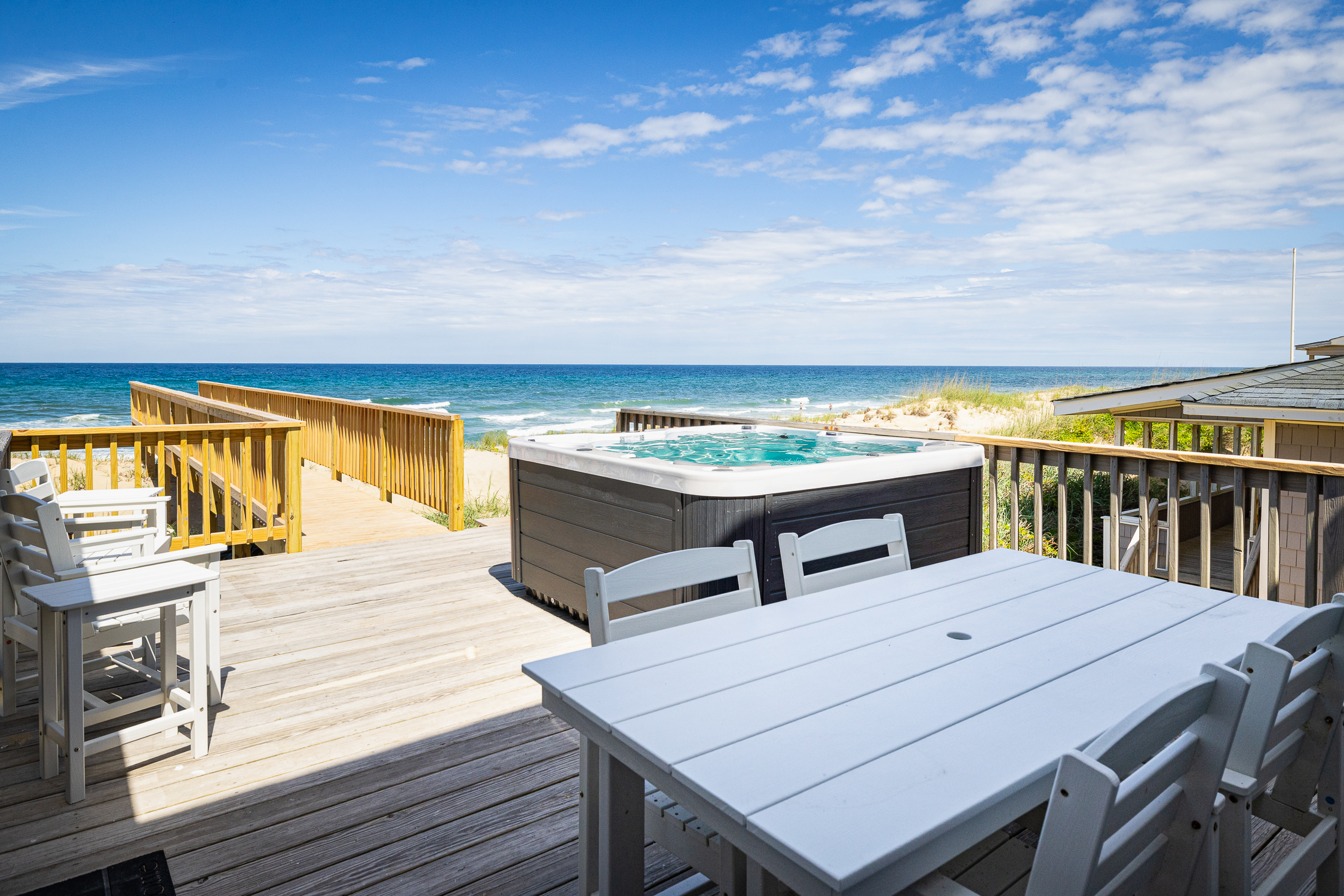 Lower Ocean Deck - View towards Ocean