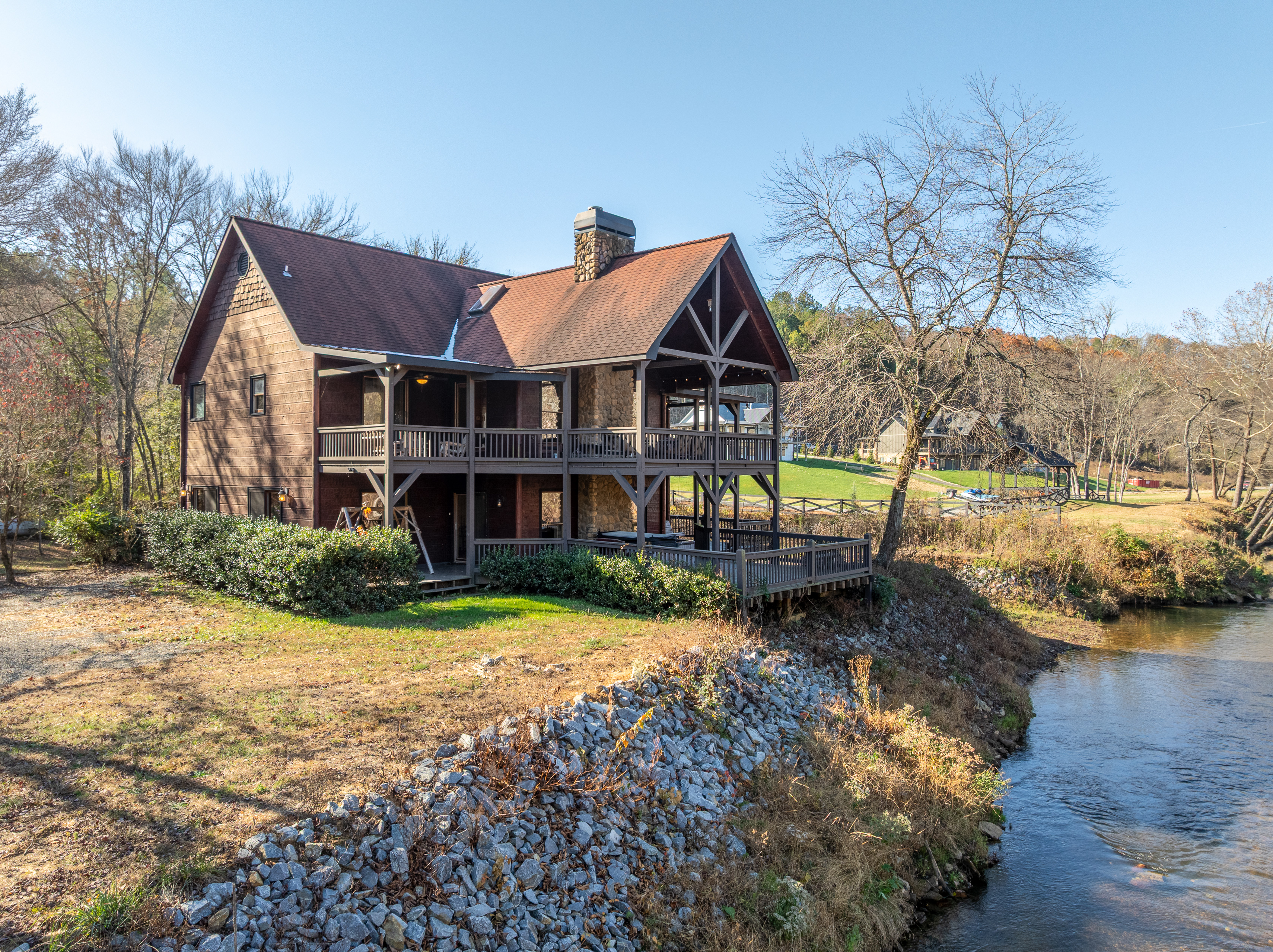 River Bears Lair: Copperhill, TN near Blue Ridge GA