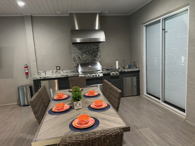 Outdoor Kitchen