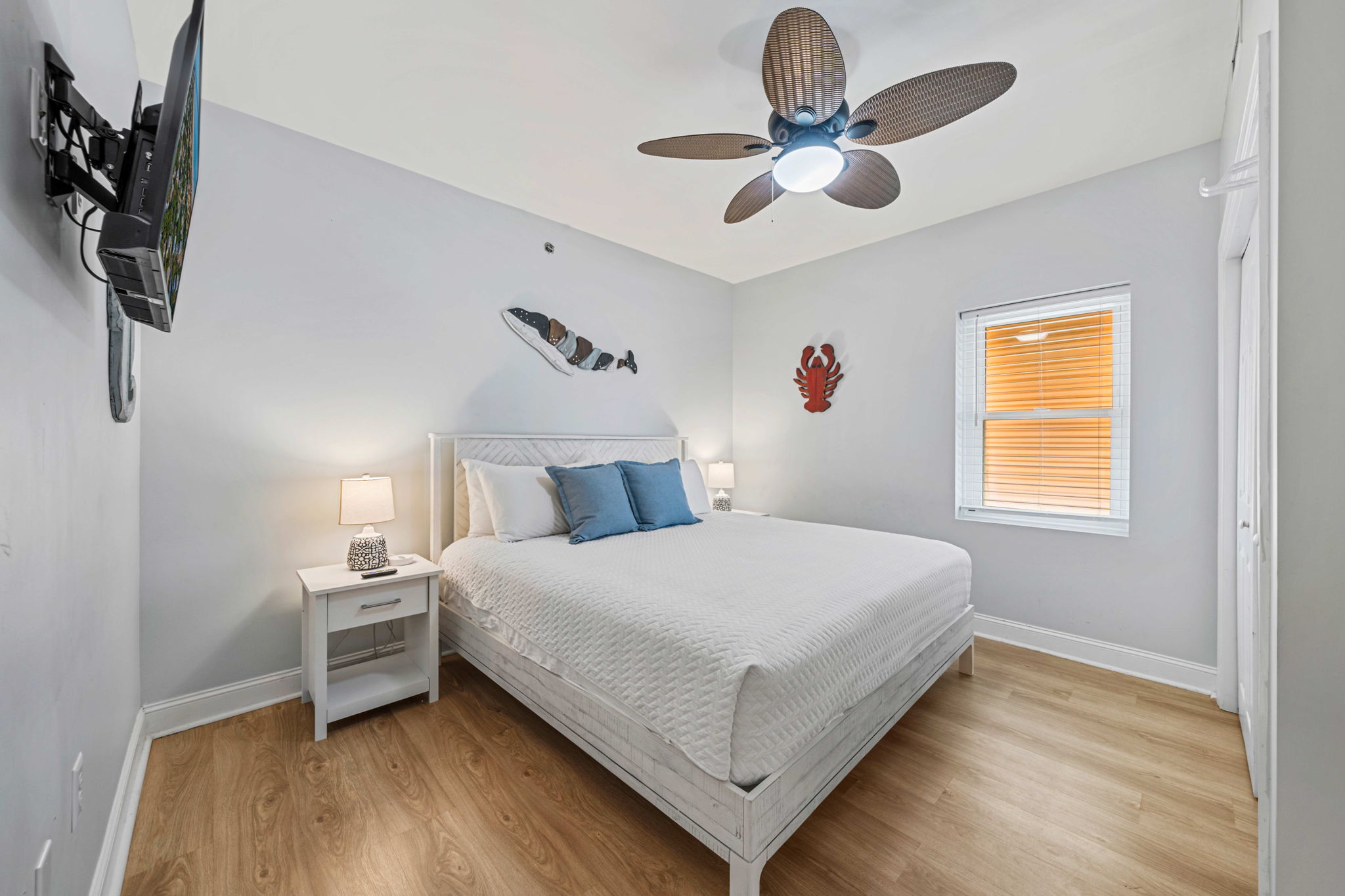 Bedroom 2: King bed, shares jack n jill bath | Sea Gull | 201 Oceanview | 1116 Ocean Blvd, Isle of Palms, SC | IOP Escapes