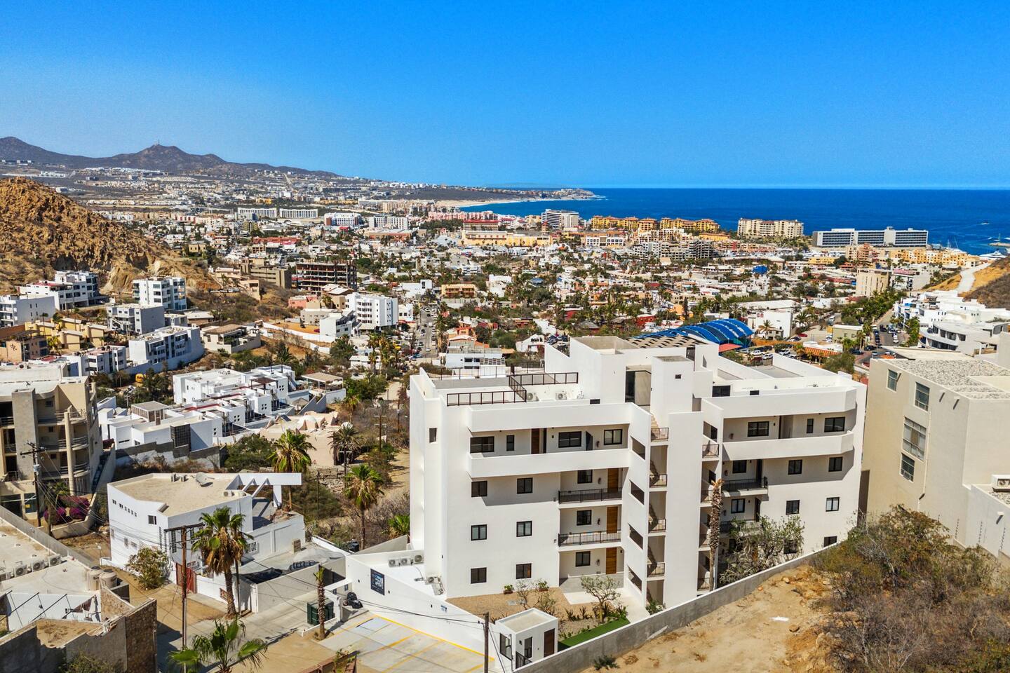 Enjoy panoramic Marina views, majestic Mountain scenery, and breathtaking vistas of the Sea of Cortez and Pacific Ocean.