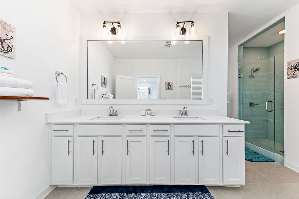 Master's Bathroom - Clean, modern bathroom with fresh linens and essential amenities