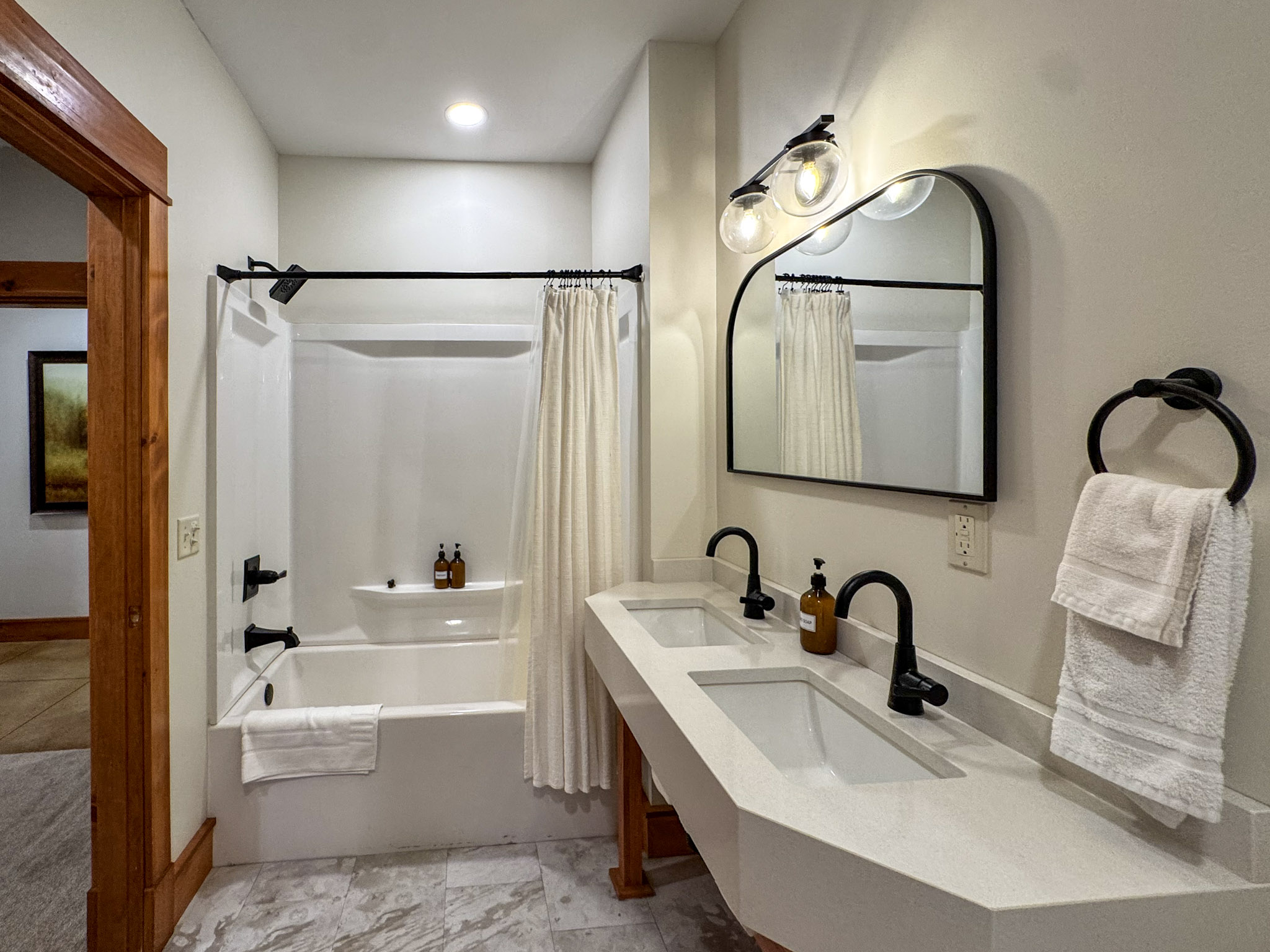 Jack & Jill ensuite bathroom