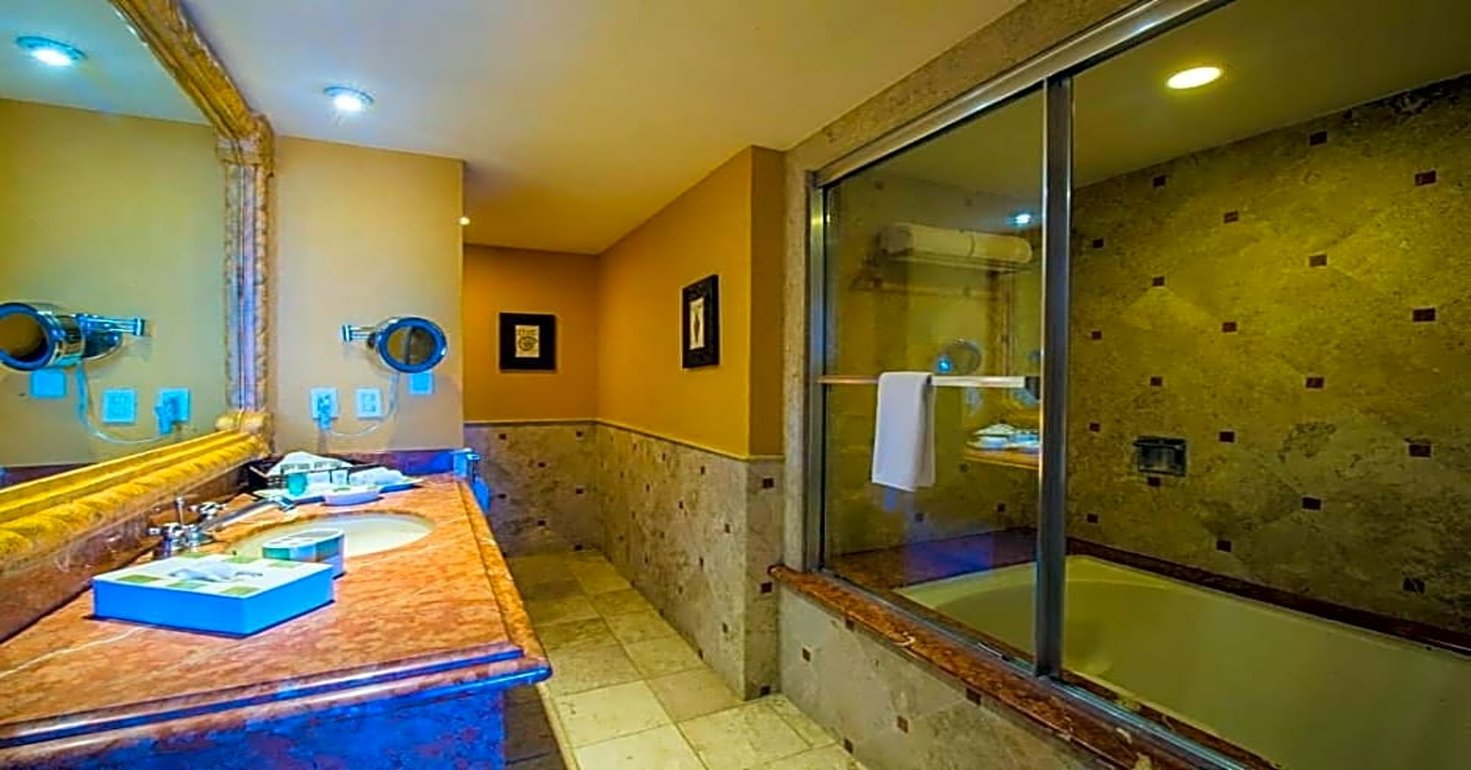 Owner Master Suite at Playa Grande, Vacation Travel Exclusives