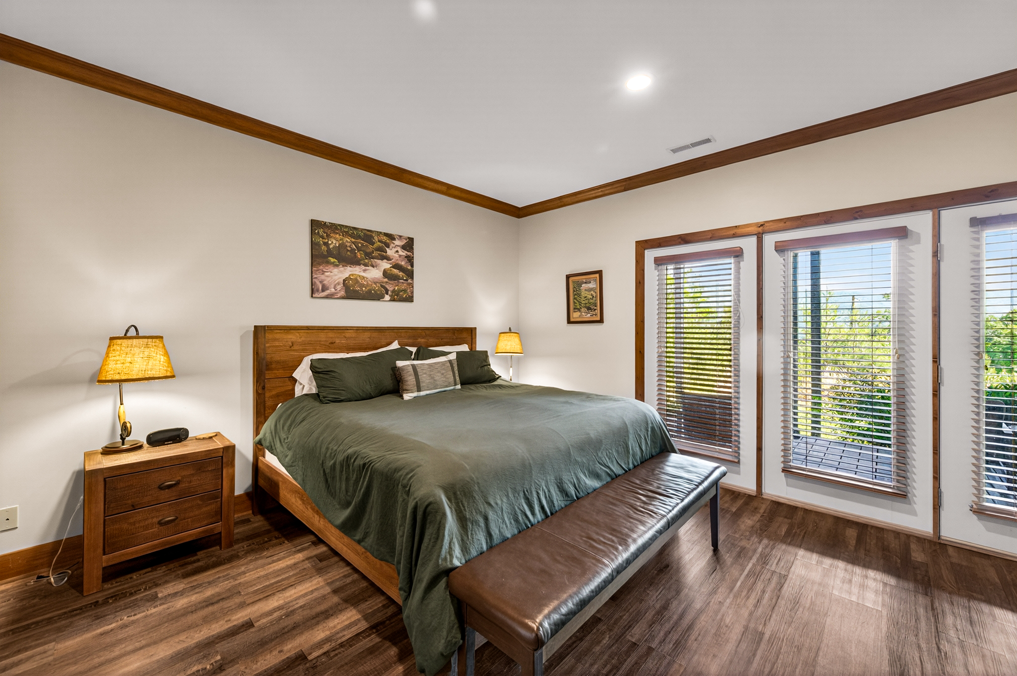 King Bedroom w/access to lower deck