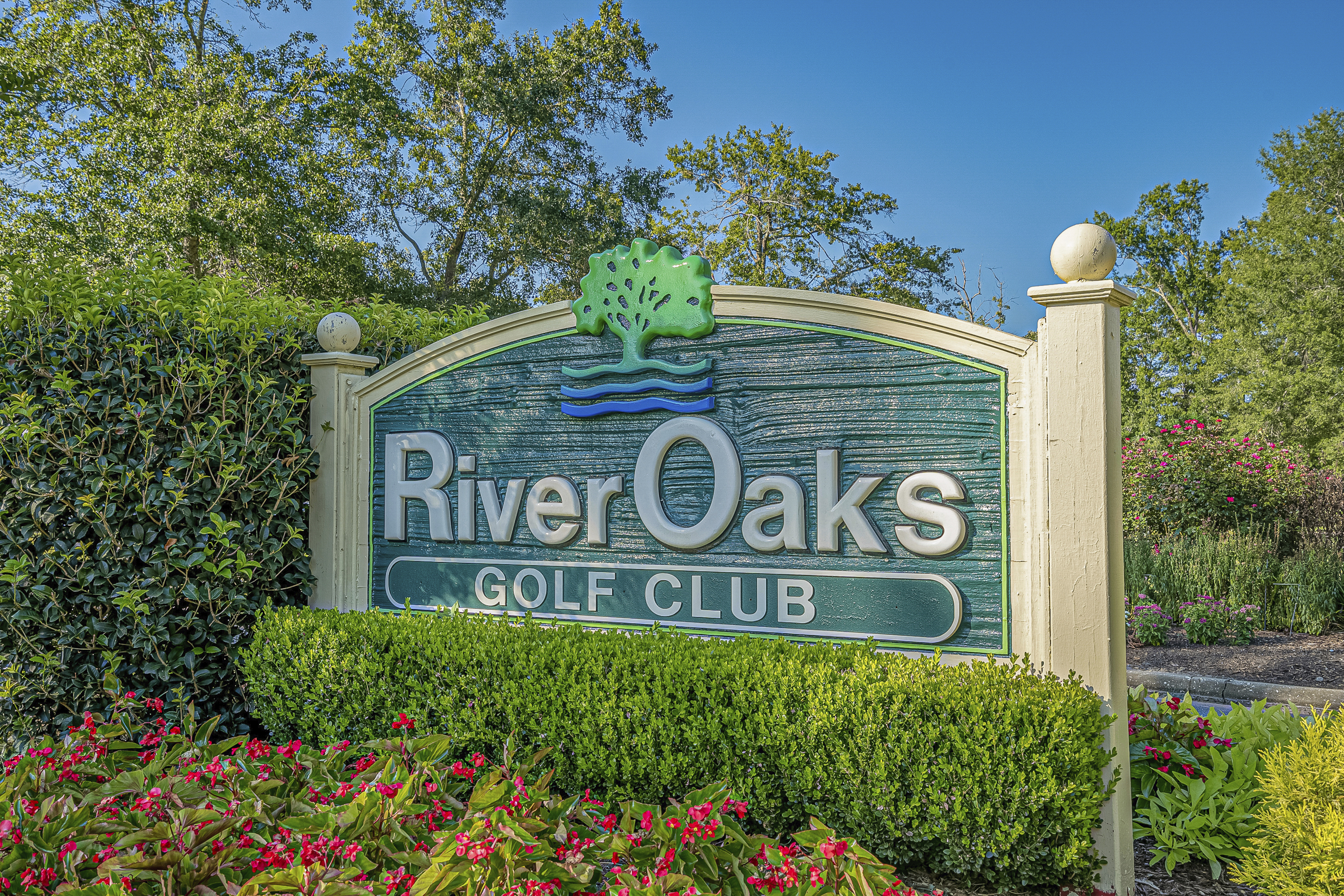 River Oaks Golf Club Signage