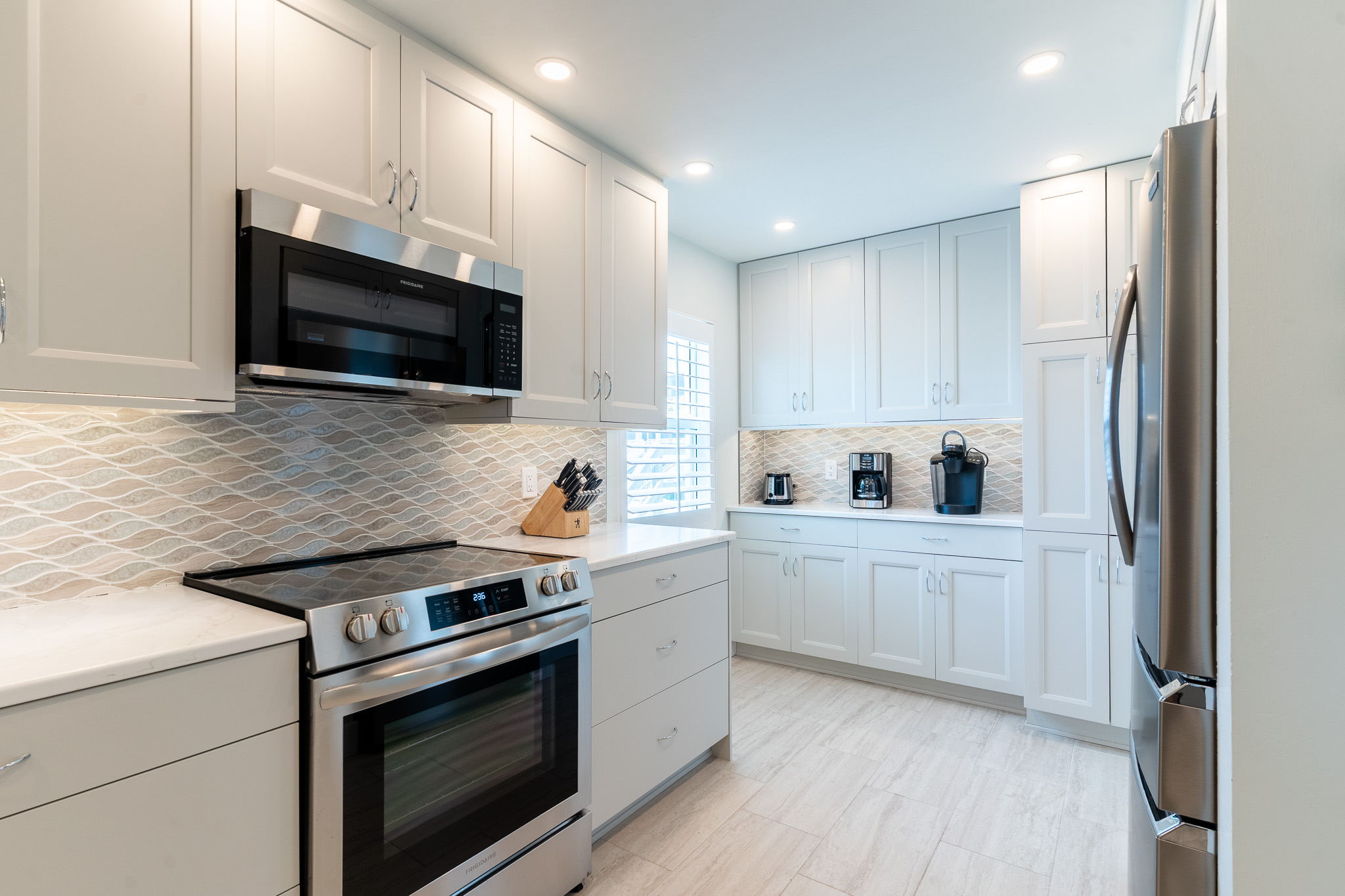 Kitchen Stove and Refrigerator
