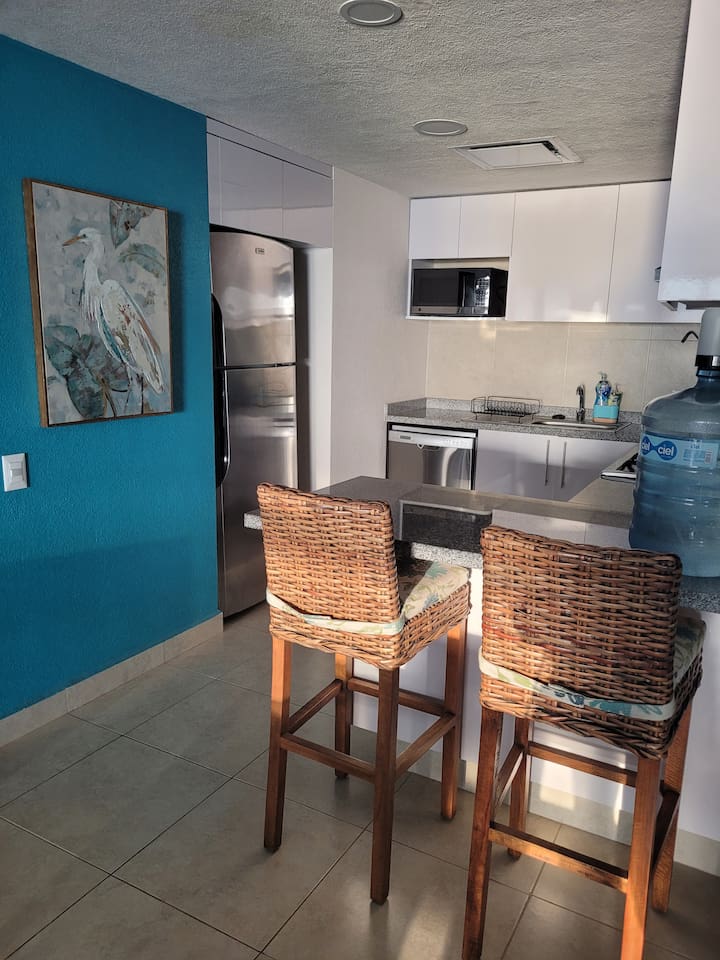 Beautiful inviting kitchen fully equiped